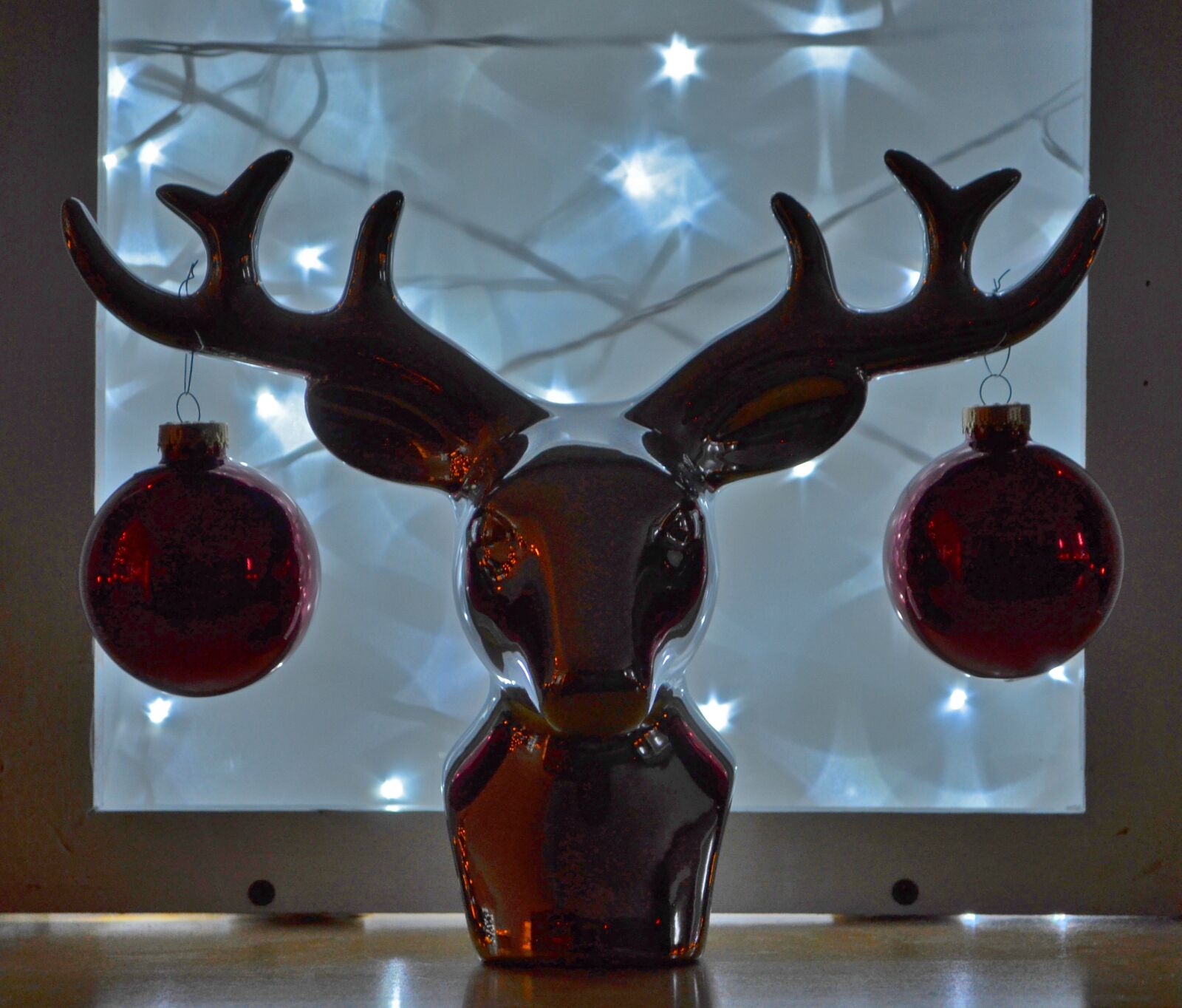 Nikon D5100 sample photo. Moose, balls, christmas balls photography