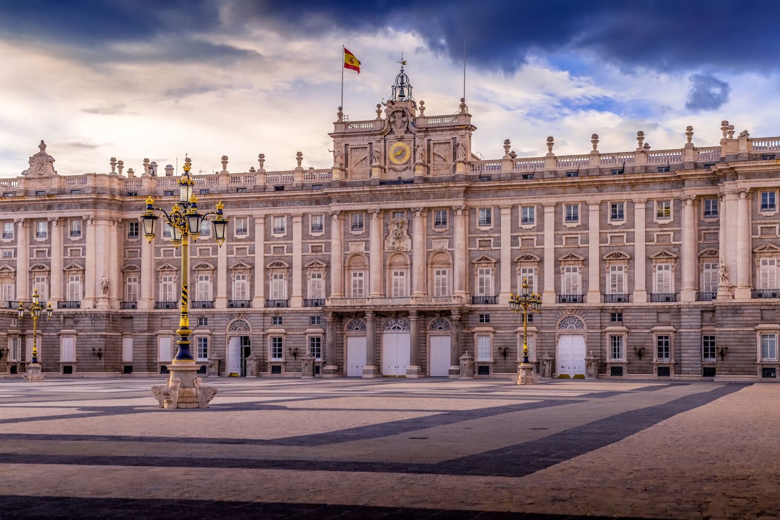 Canon EOS 6D + Canon EF 50mm F1.4 USM sample photo. Royal, palace, spain photography