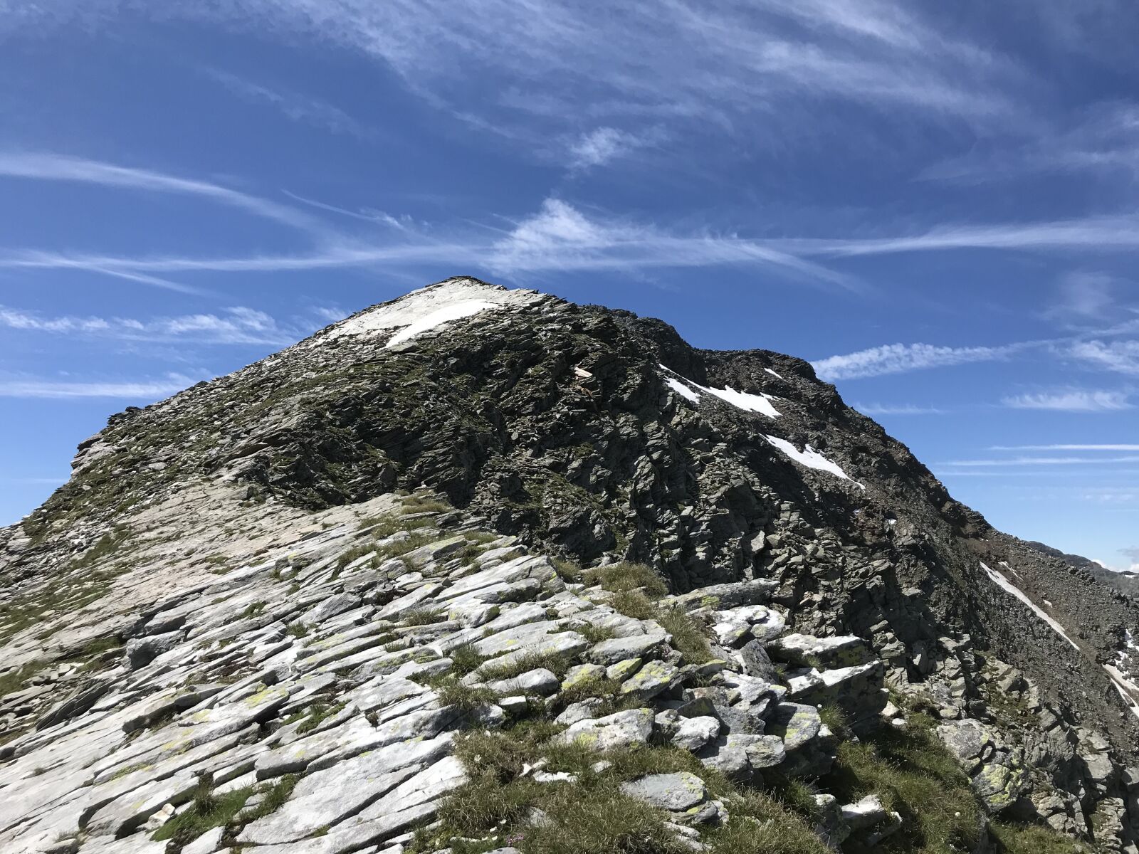 iPhone 7 back camera 3.99mm f/1.8 sample photo. I rodond, alpine route photography