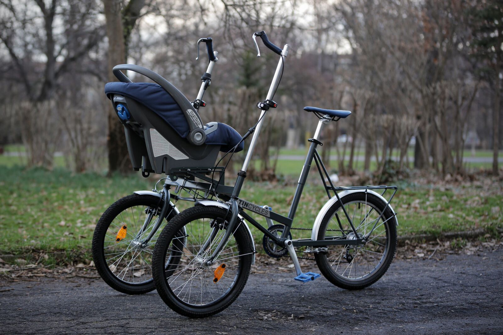 Canon EOS 5D Mark III sample photo. Bikes, 3 wheel bike, wheel photography