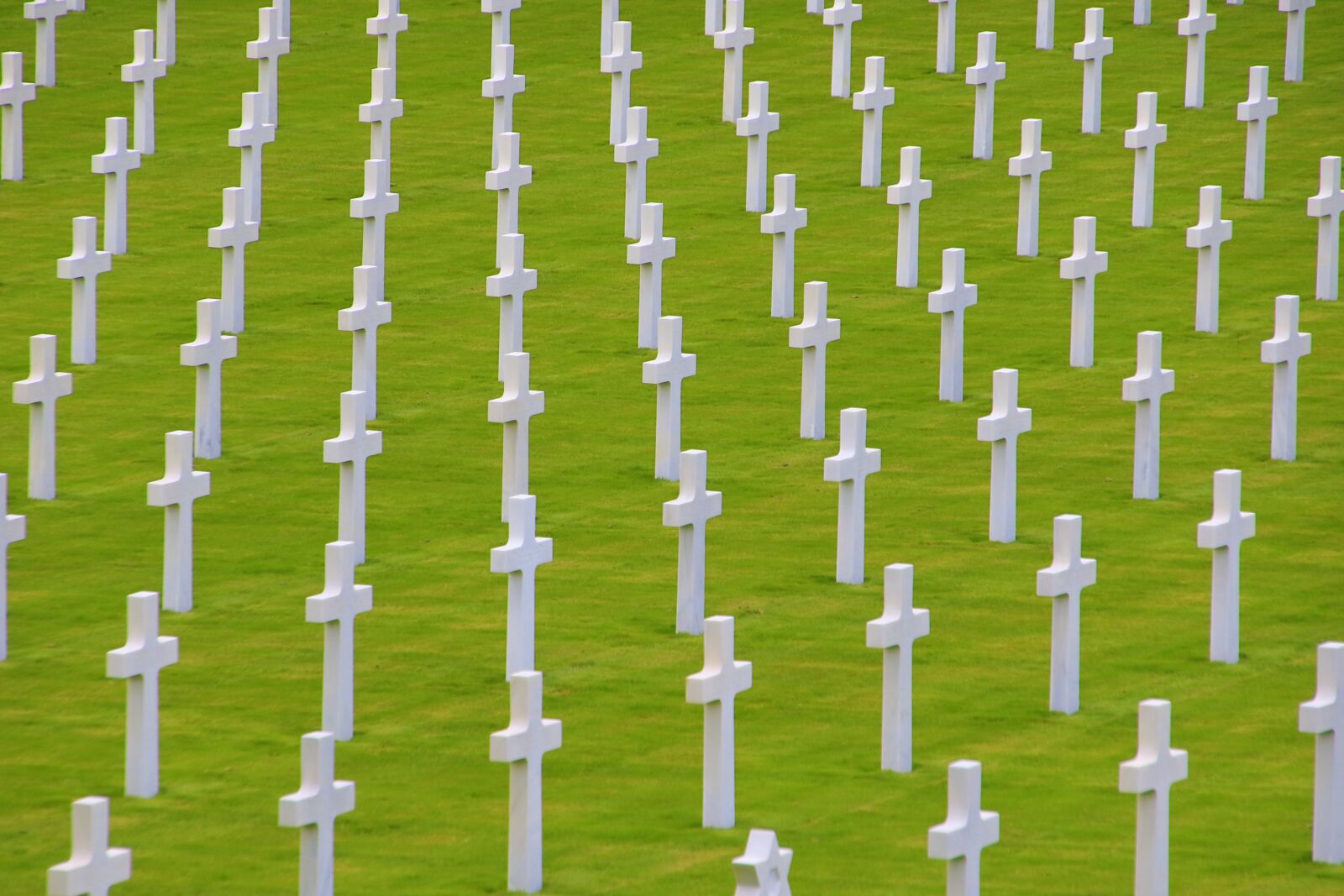 Canon EOS 7D Mark II sample photo. Military cemetery, war graves photography
