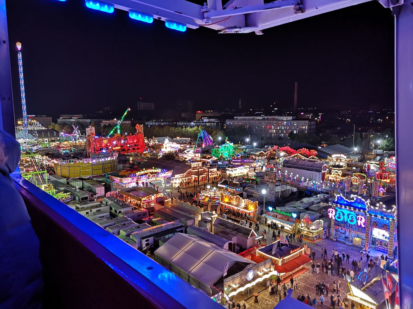HUAWEI P20 sample photo. Oktoberfest, city, fun photography