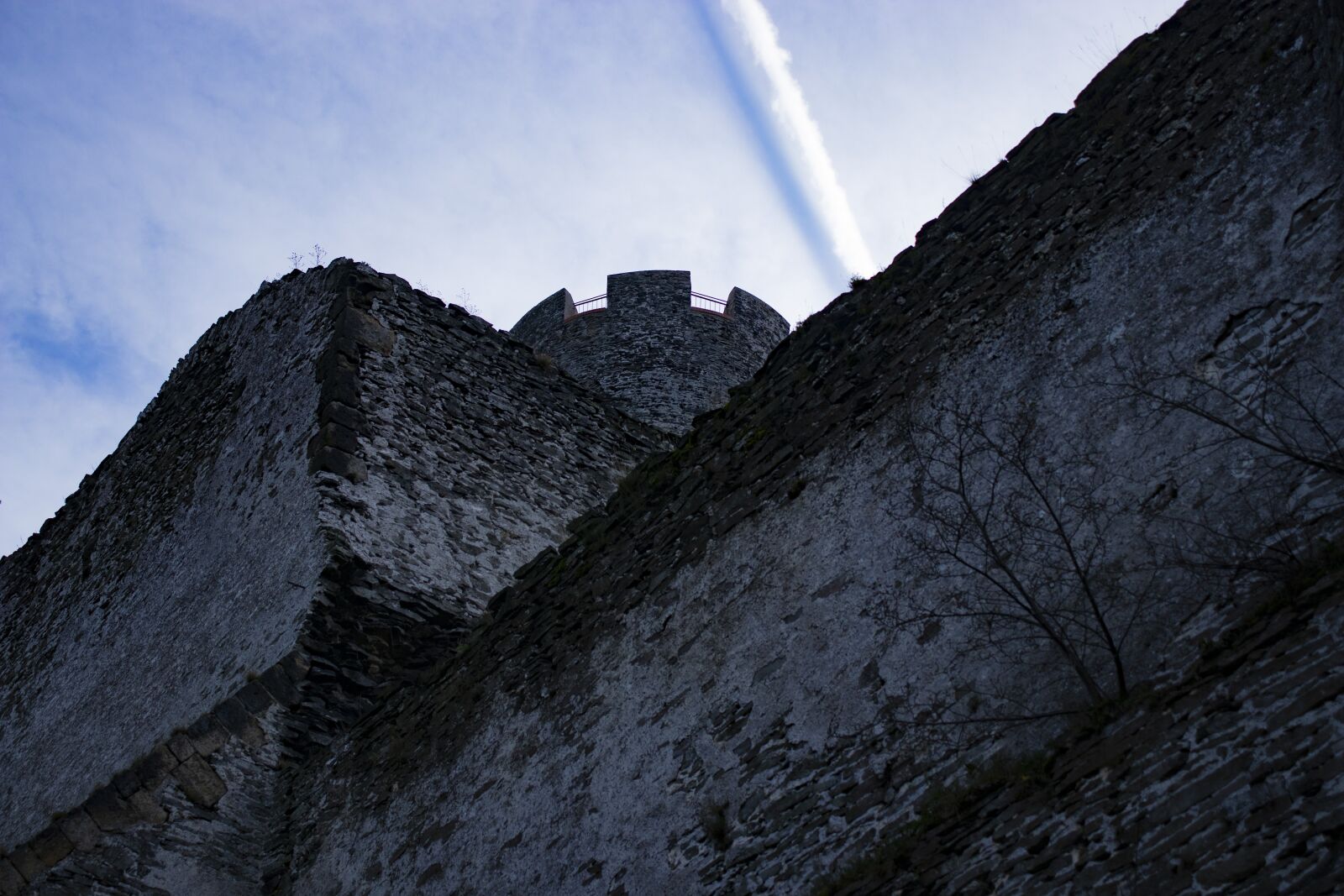 Canon EF-S 18-55mm F4-5.6 IS STM sample photo. Bezděz, castle, tower photography