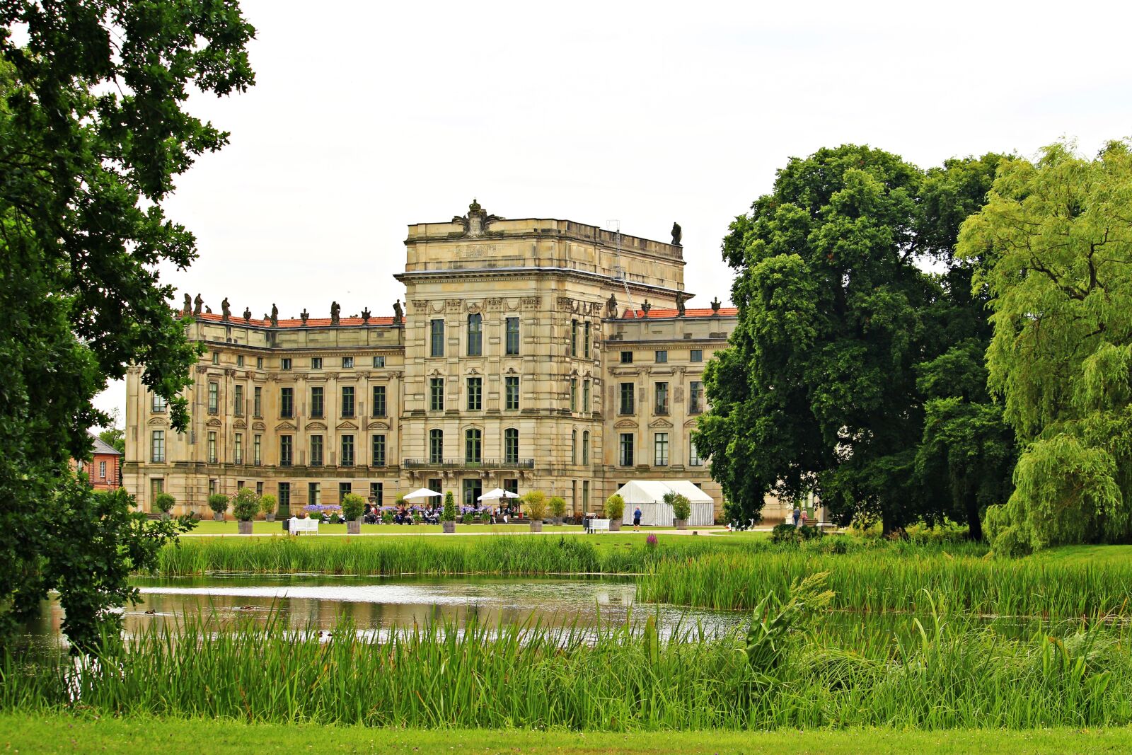 Canon EOS 100D (EOS Rebel SL1 / EOS Kiss X7) sample photo. Ludwigslust-parchim, castle, barockschloss photography