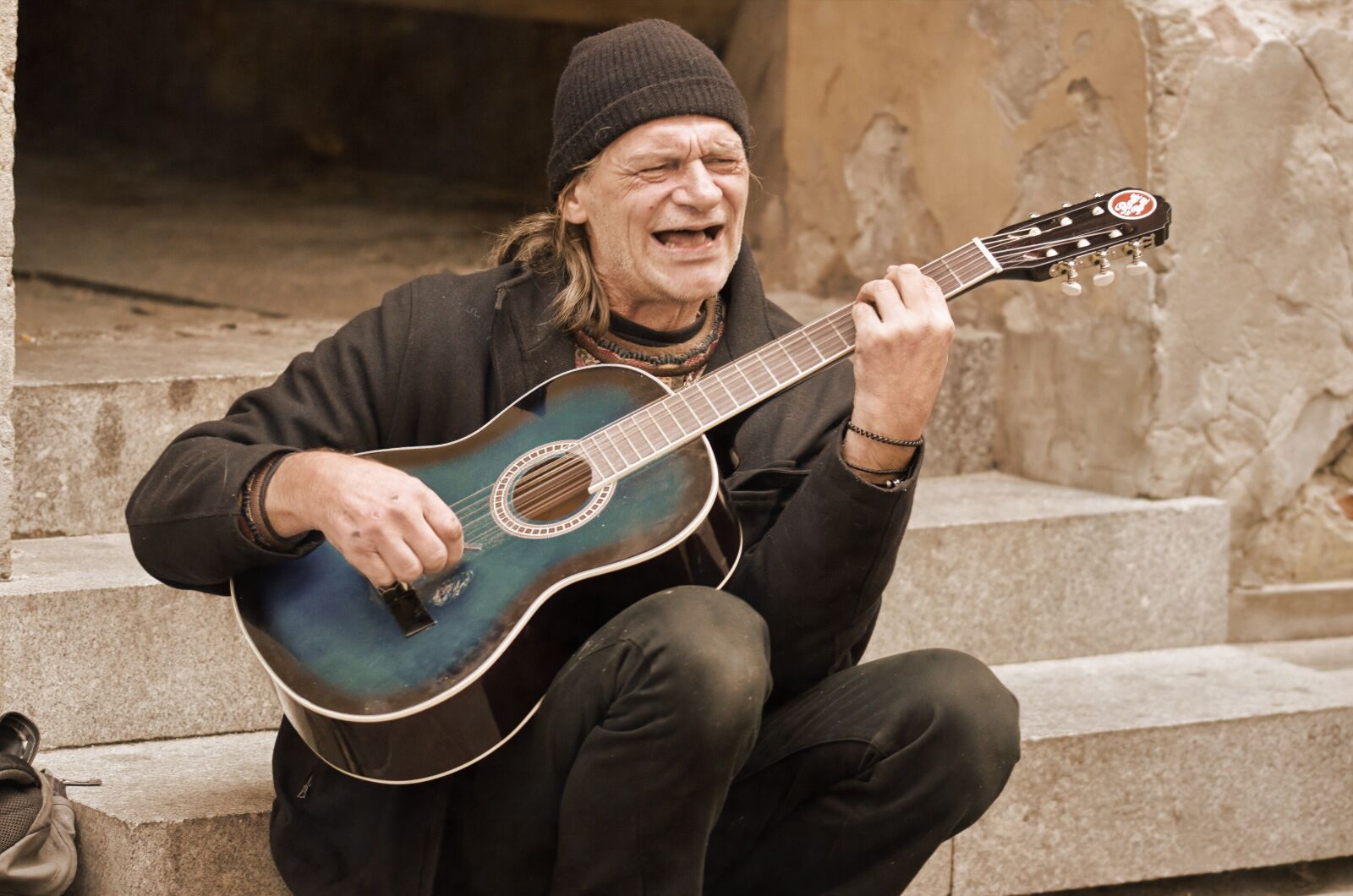Nikon D5100 sample photo. Man, old, singing photography