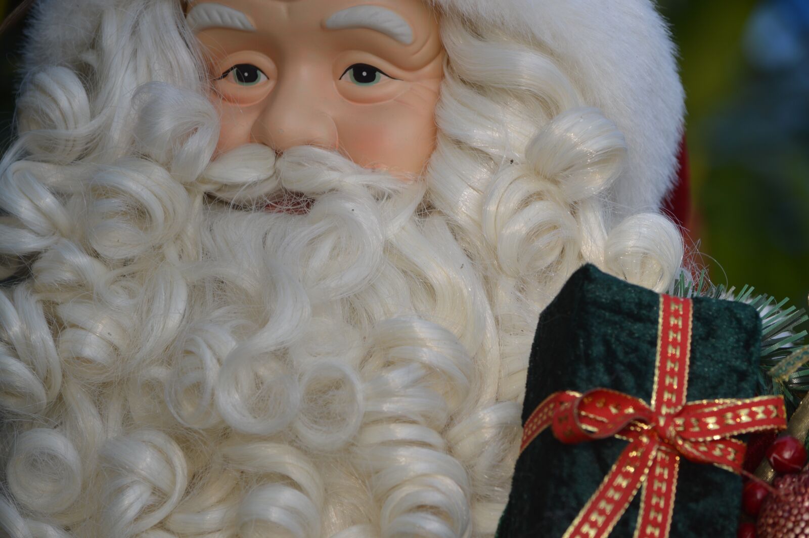 Nikon D3200 sample photo. Santa claus, christmas, present photography