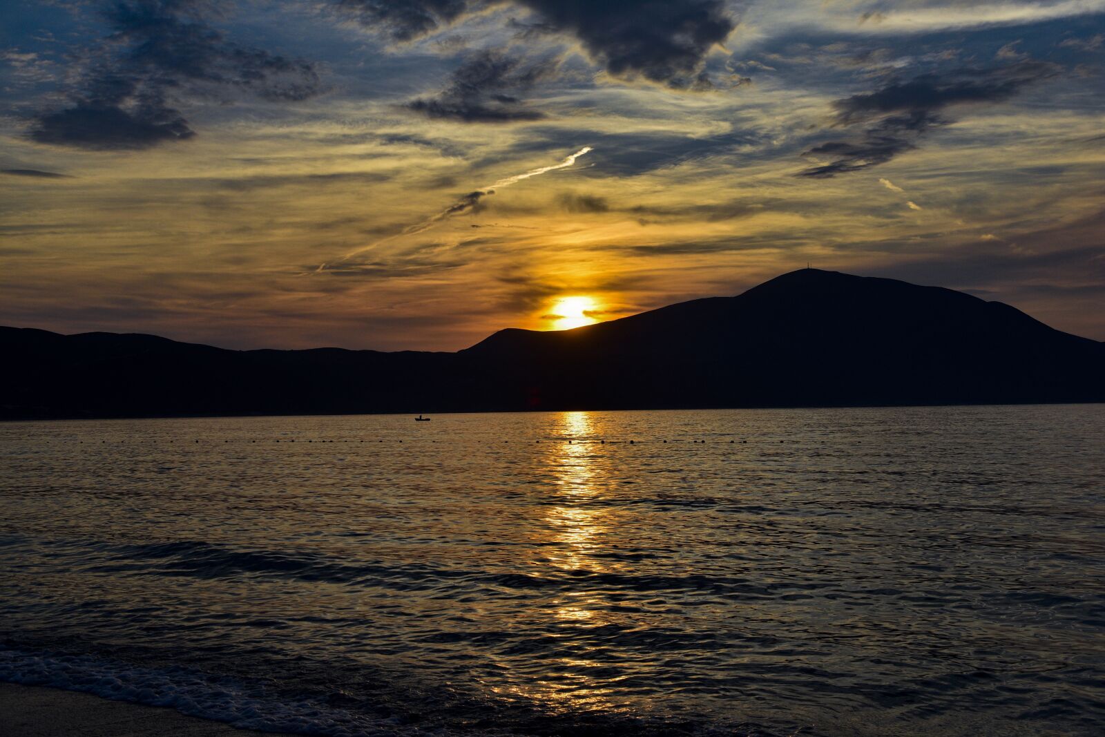 Nikon D3400 sample photo. Sunset, beach, mountain photography