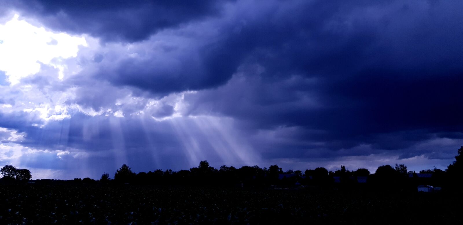 Samsung Galaxy S9 sample photo. Sky, clouds, sunbeam photography