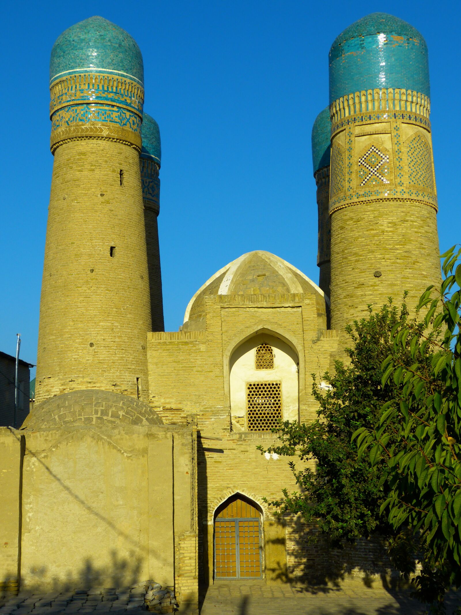 Panasonic Lumix DMC-FZ150 sample photo. Mosque, minor choir, four photography