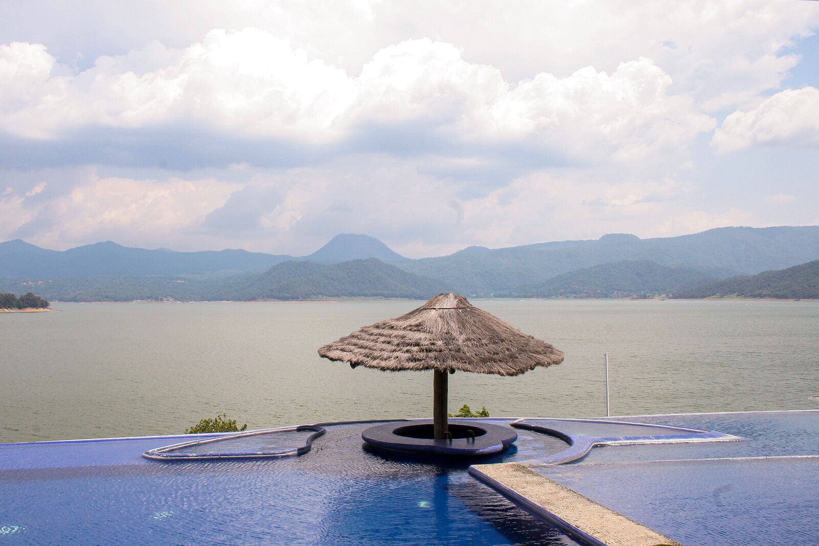 Canon EOS 20D sample photo. Valle de bravo, sky photography