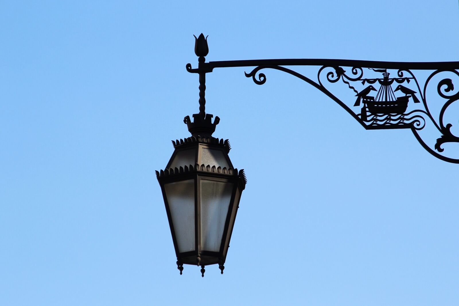 Canon EOS 1200D (EOS Rebel T5 / EOS Kiss X70 / EOS Hi) sample photo. Lamp, street lamp, light photography