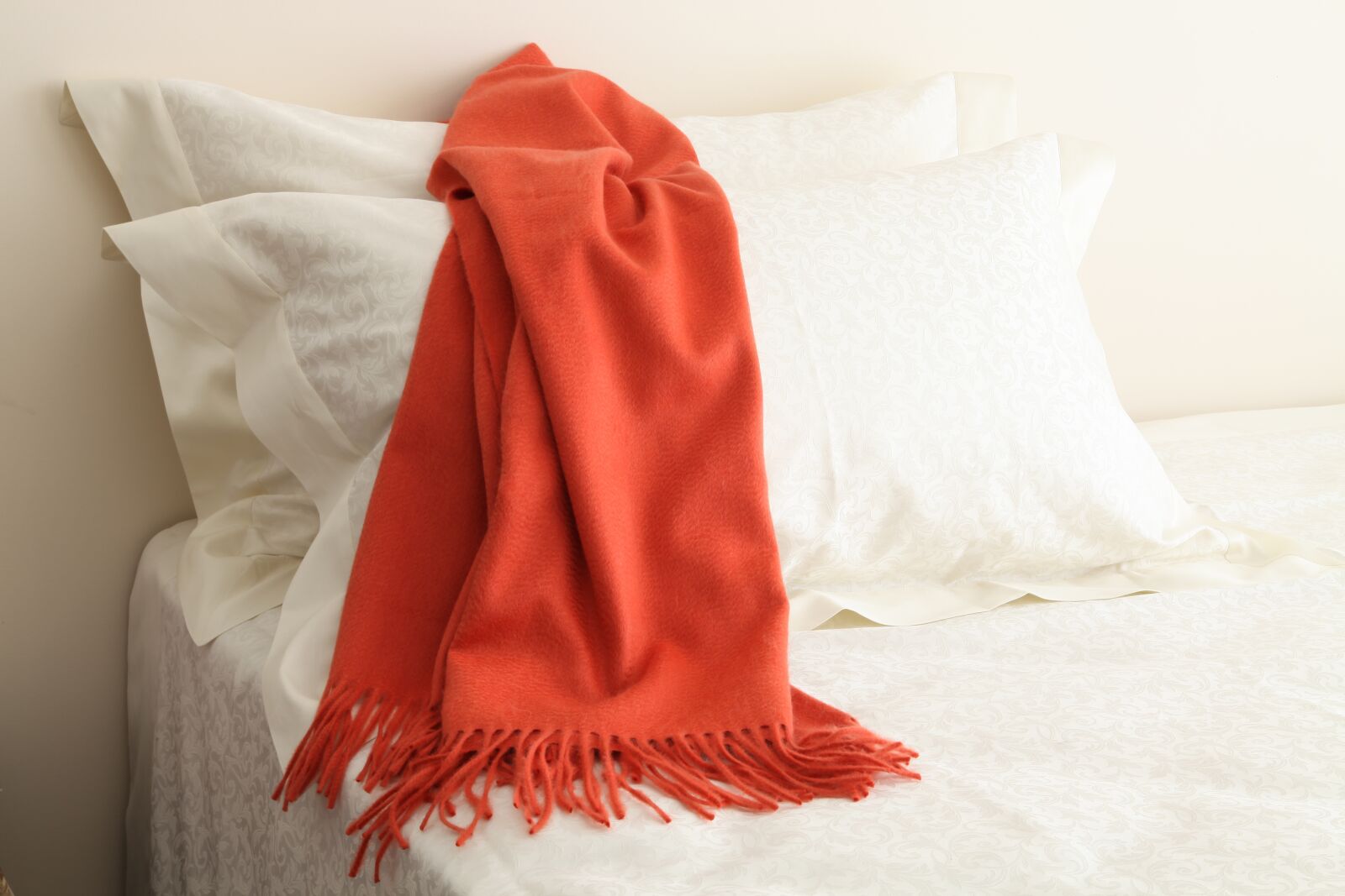 Canon EOS 5D Mark II sample photo. Scarf, pashmina, the bed photography