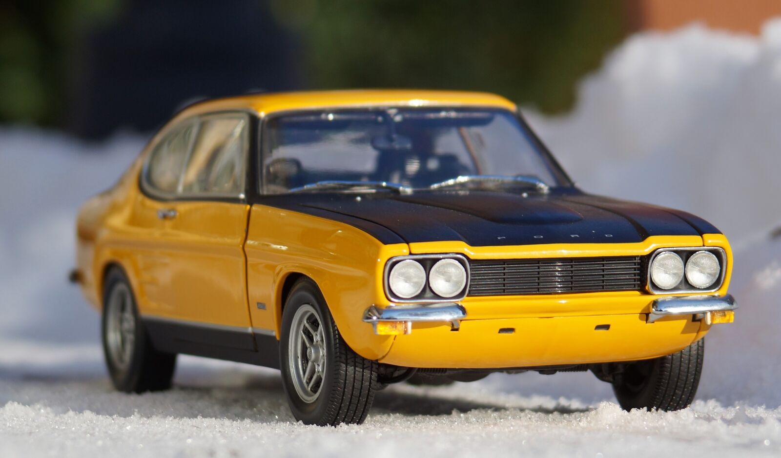 Sony SLT-A58 sample photo. Auto, model car, ford photography