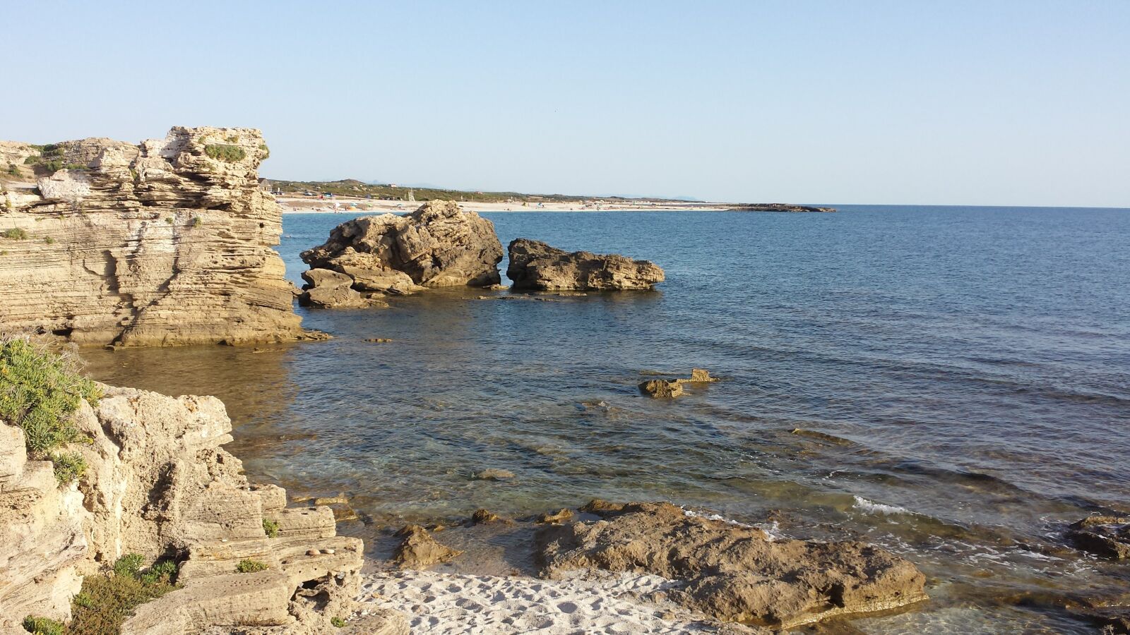 Samsung Galaxy S4 sample photo. Rocks, water, costa photography