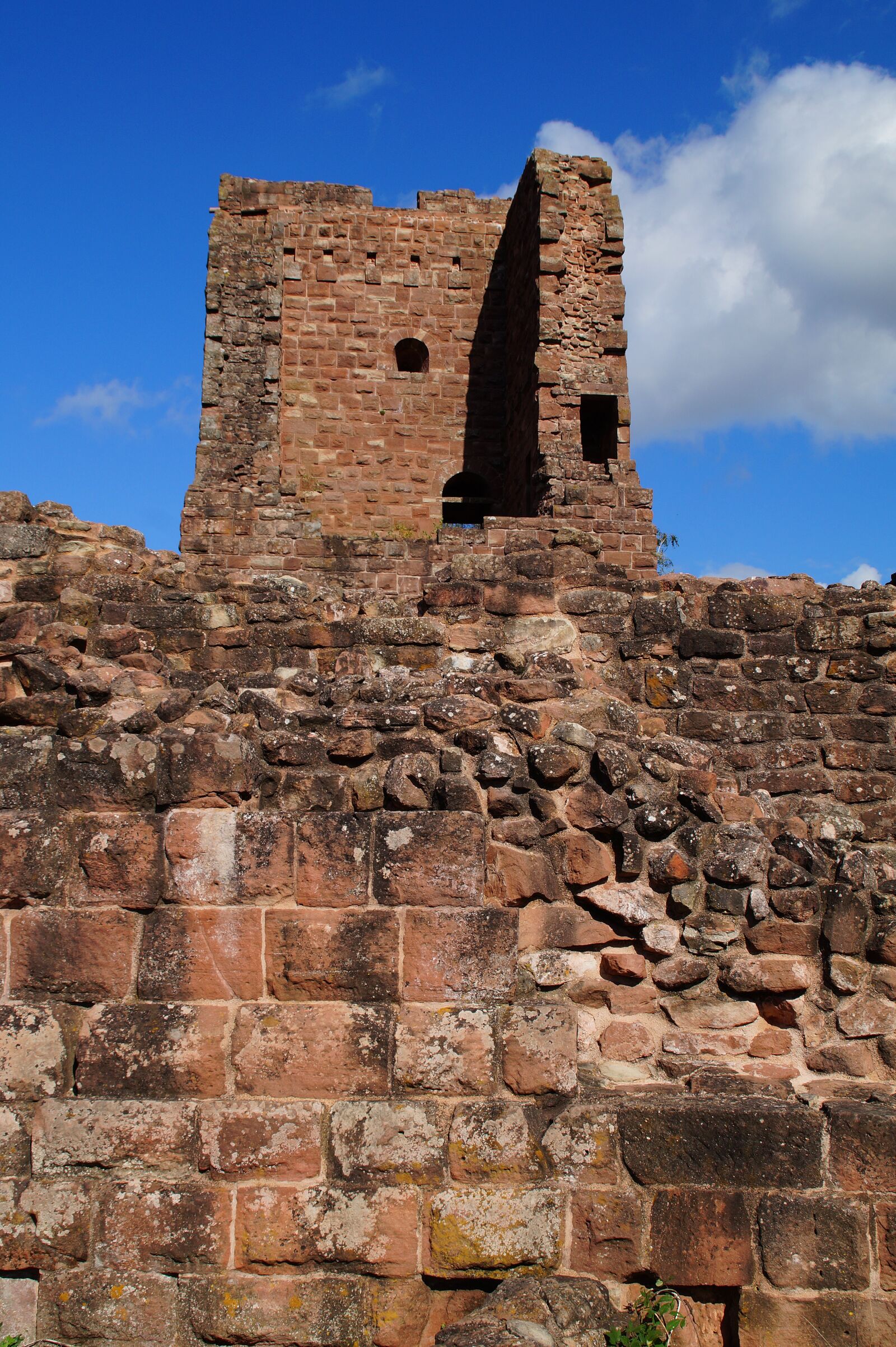 Sony DT 18-200mm F3.5-6.3 sample photo. Ruin, castle, heritage photography