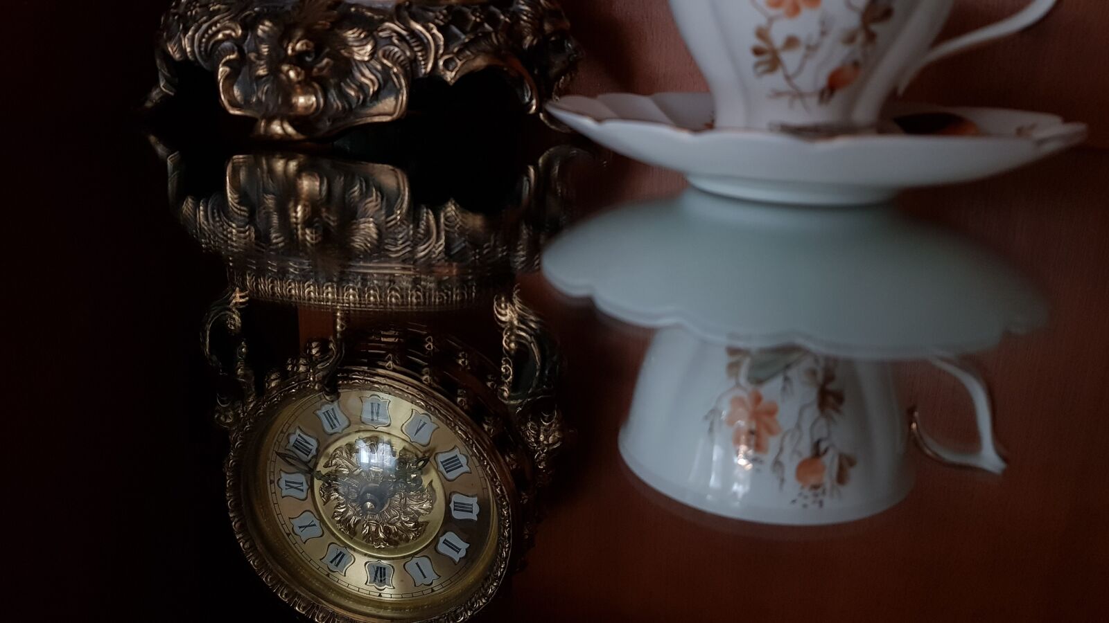 Samsung Galaxy S8 sample photo. Cup, clock, vintage photography