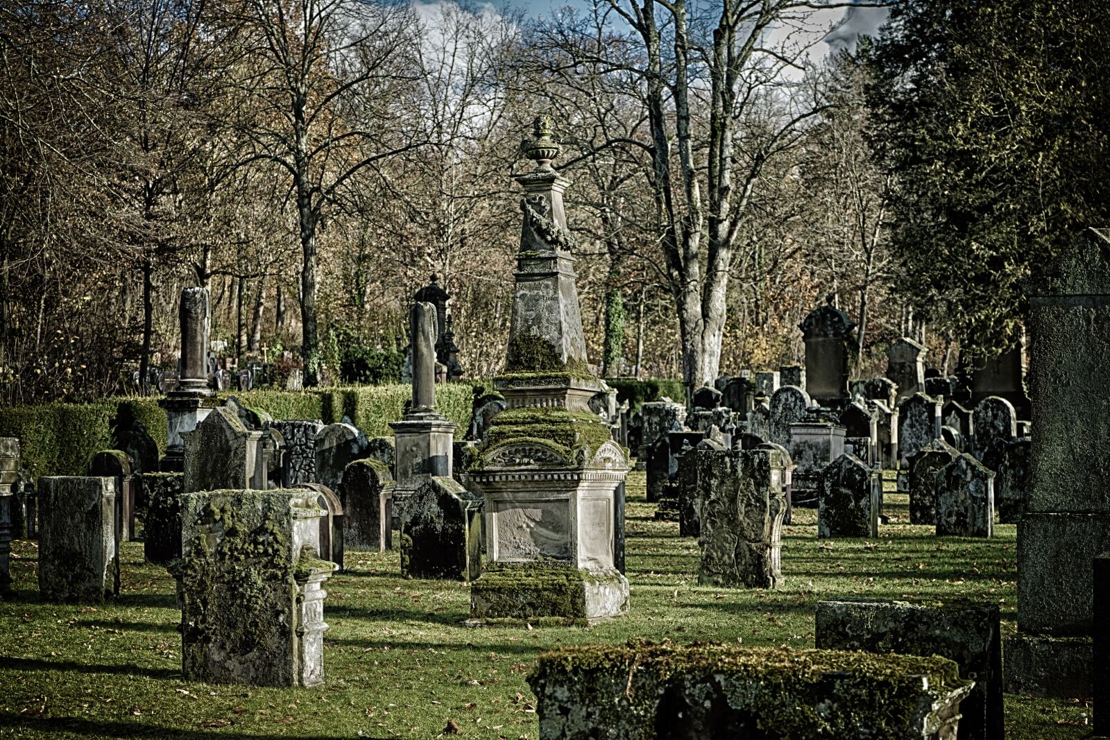 Sony a7 II + Sony FE 28-70mm F3.5-5.6 OSS sample photo. Cemetery, graves, tombstone photography