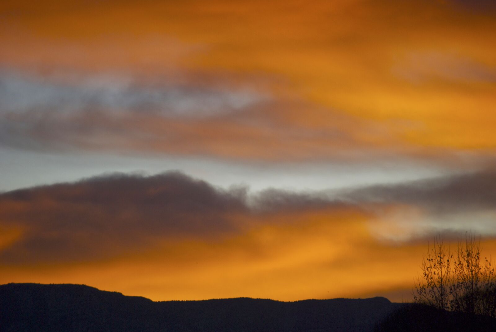 Nikon D40X sample photo. Clouds, mountains, morning photography
