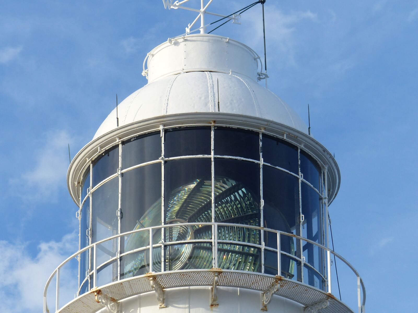 Panasonic Lumix DMC-FZ200 sample photo. Cape byron lighthouse, ocean photography