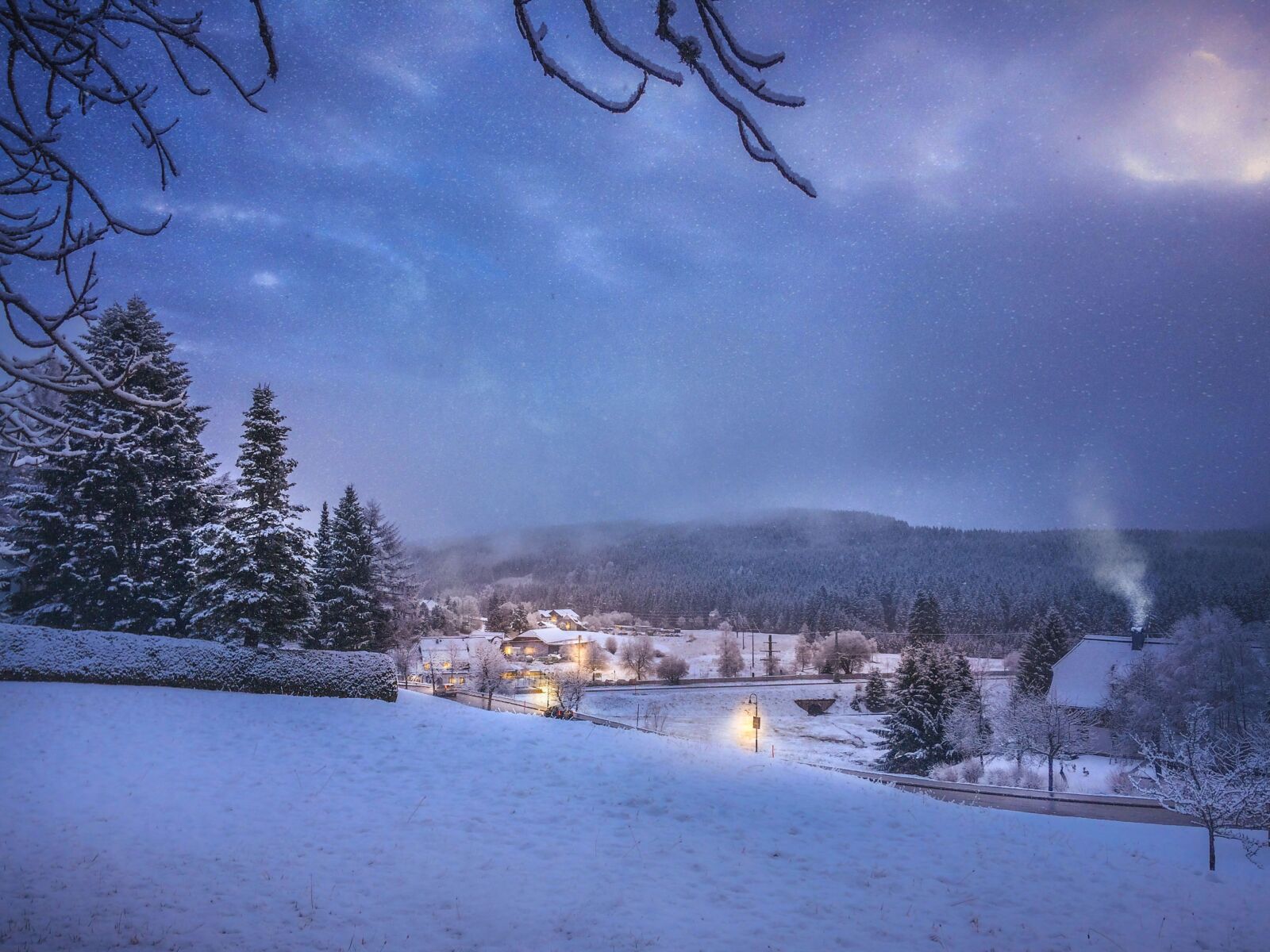 iPhone 5s back camera 4.15mm f/2.2 sample photo. Snow, night, germany photography