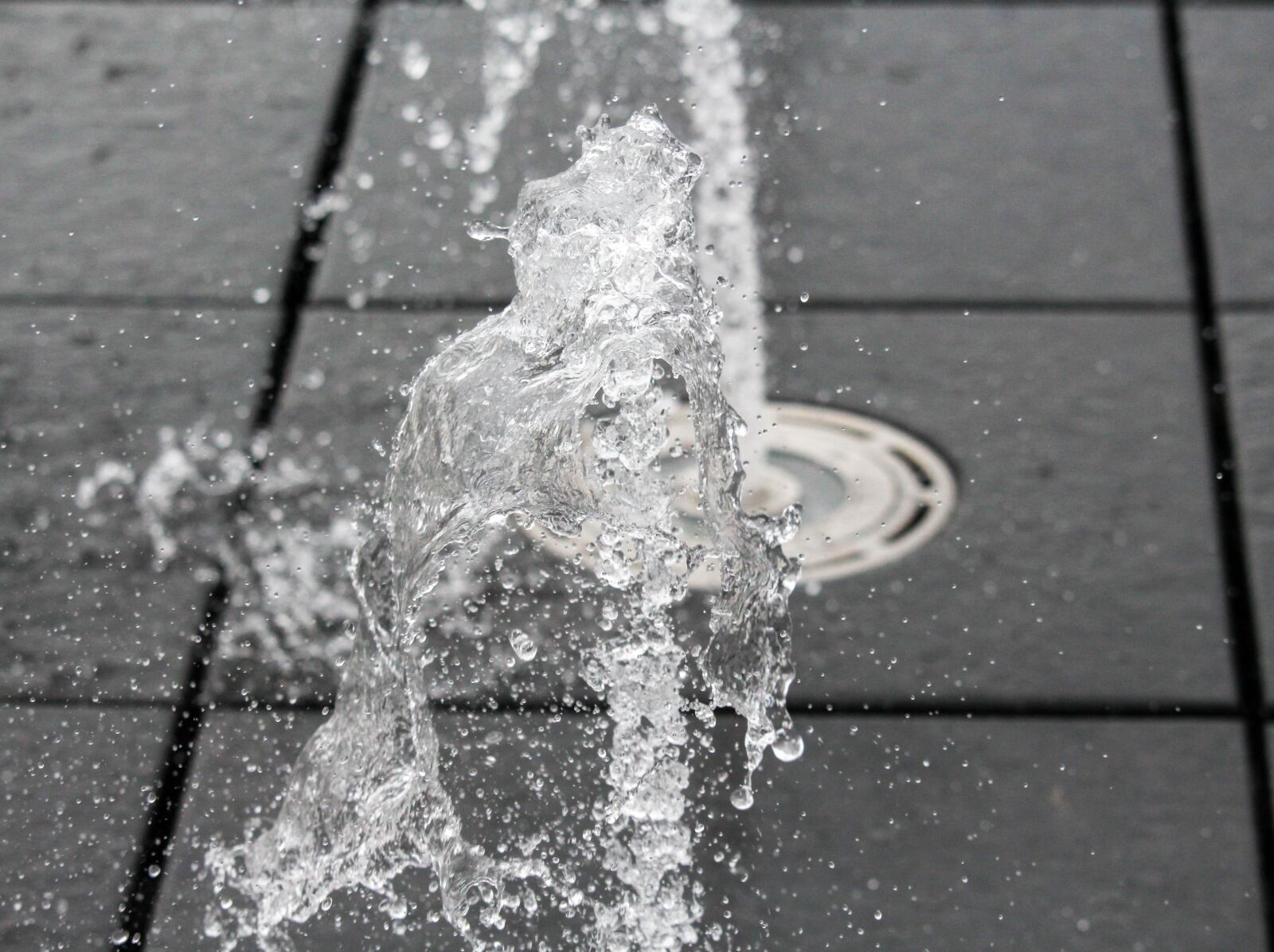 Canon EOS 700D (EOS Rebel T5i / EOS Kiss X7i) sample photo. Wet, h2o, drop photography