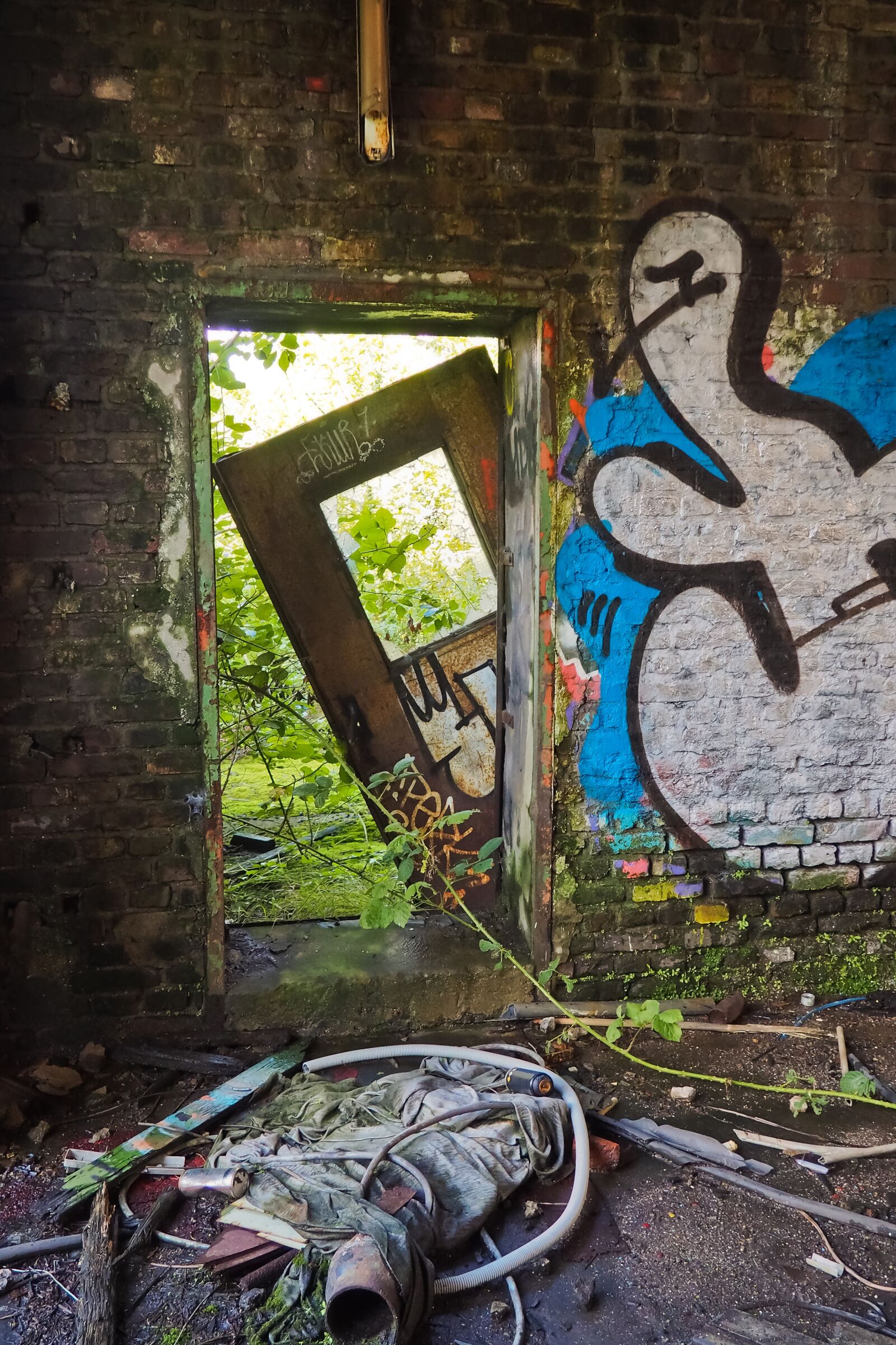 Olympus OM-D E-M10 sample photo. Lost places, rooms, abandoned photography