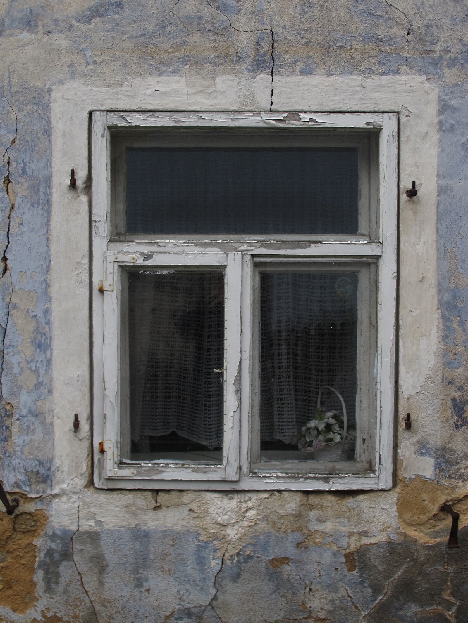 Canon PowerShot G12 sample photo. Window, old window, window photography