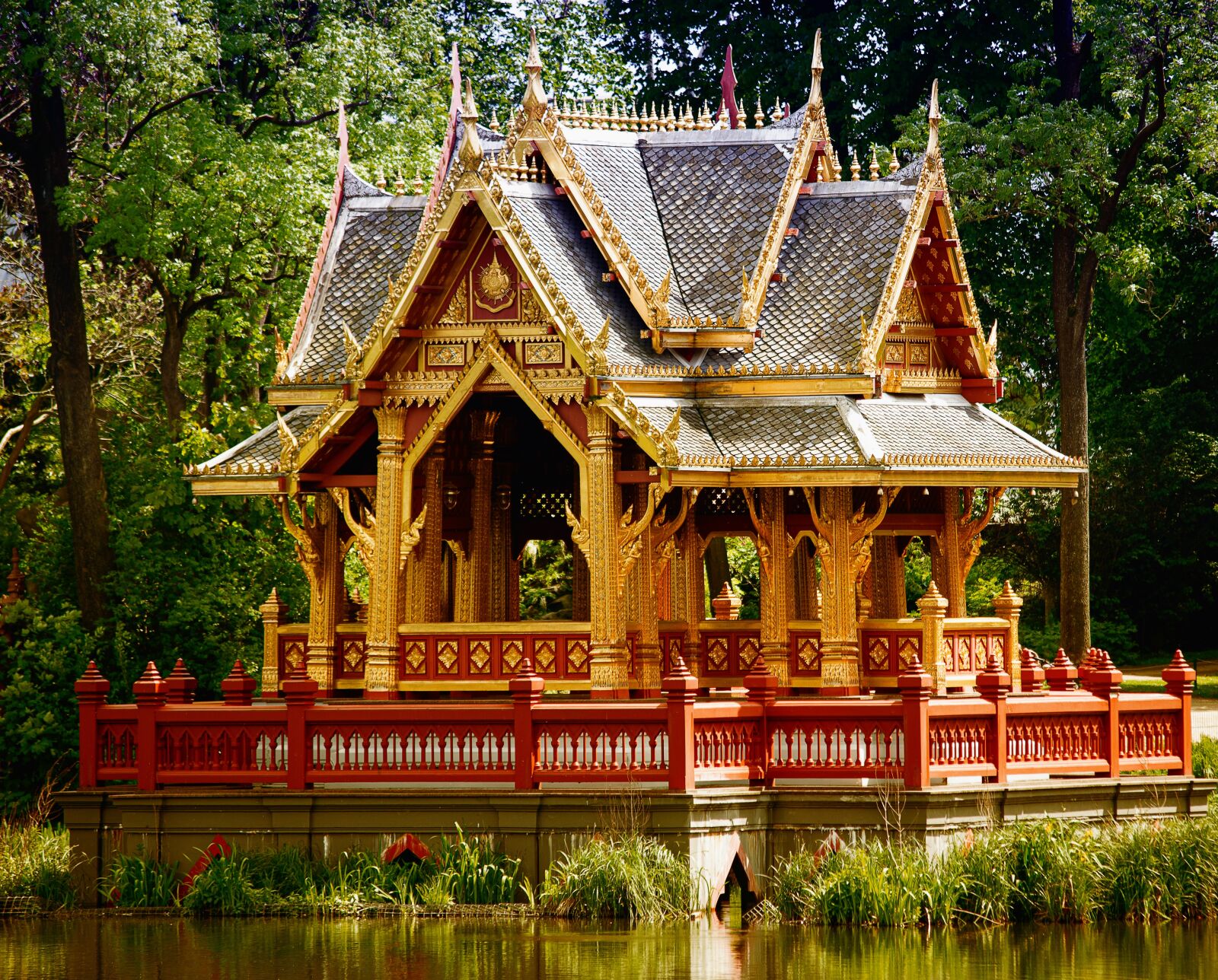 Canon EOS 6D Mark II sample photo. Pavilion, thai pavilion, architecture photography