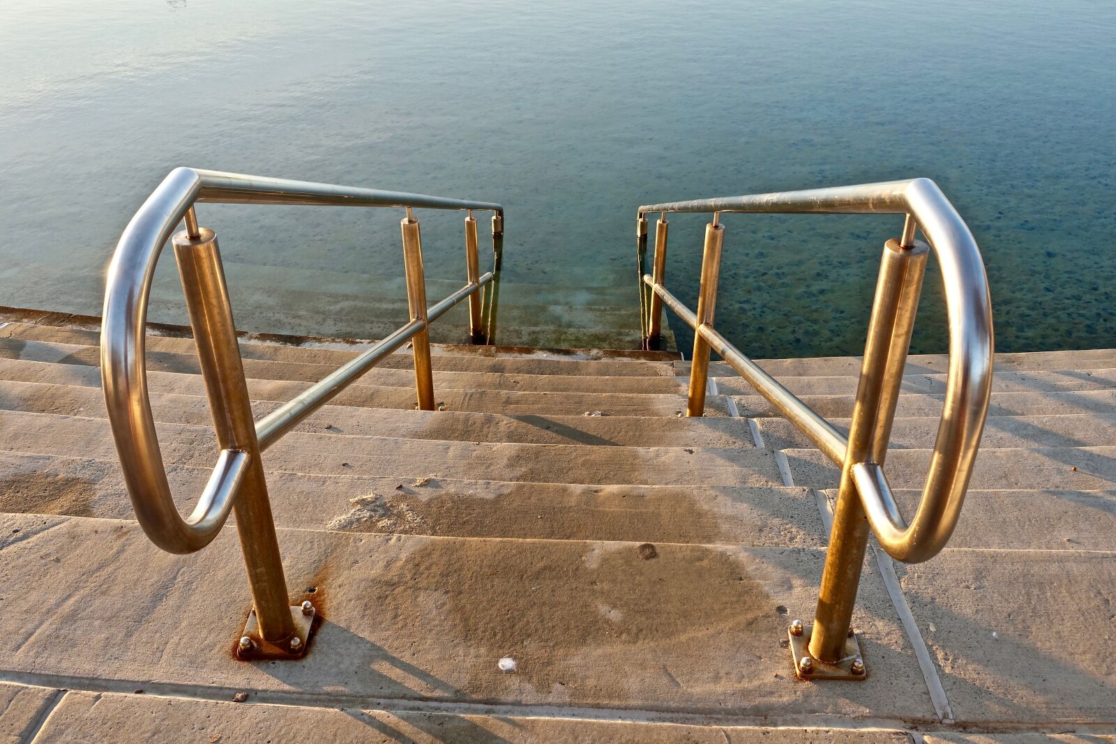 Sony Cyber-shot DSC-RX100 III sample photo. Stairs, steps, pool photography