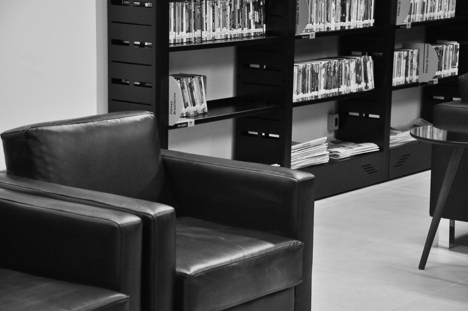 Nikon D90 sample photo. Study, library, knowledge photography