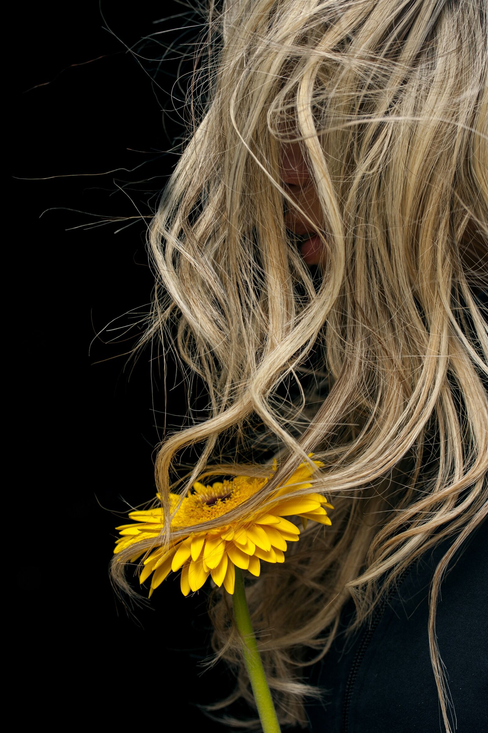 Canon EOS 40D + Canon EF-S 60mm F2.8 Macro USM sample photo. Flower, woman, hair photography