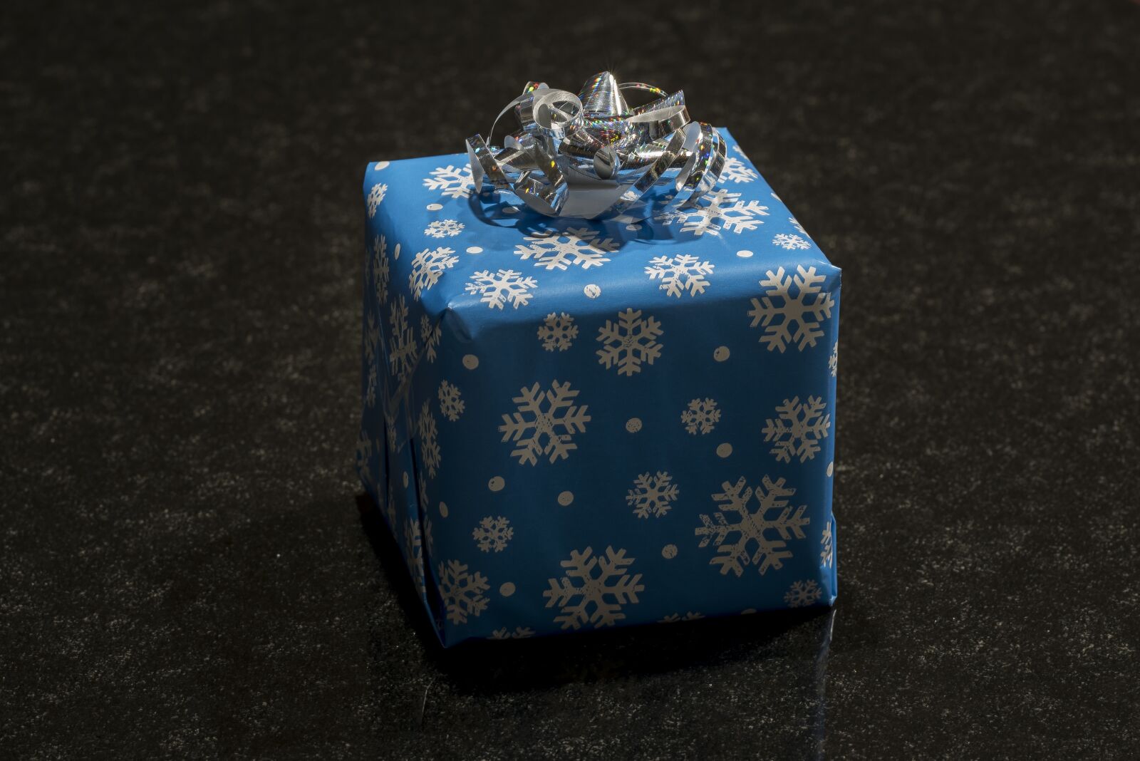 Nikon D810 sample photo. Present, christmas, package photography