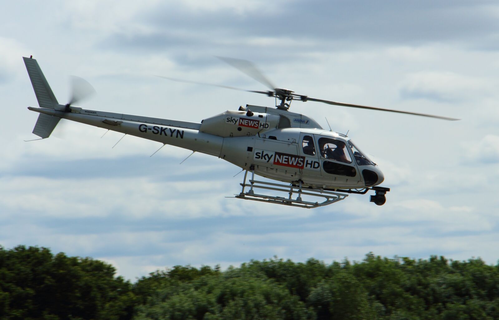 Canon EOS 700D (EOS Rebel T5i / EOS Kiss X7i) sample photo. Helicopter, sky news, news photography