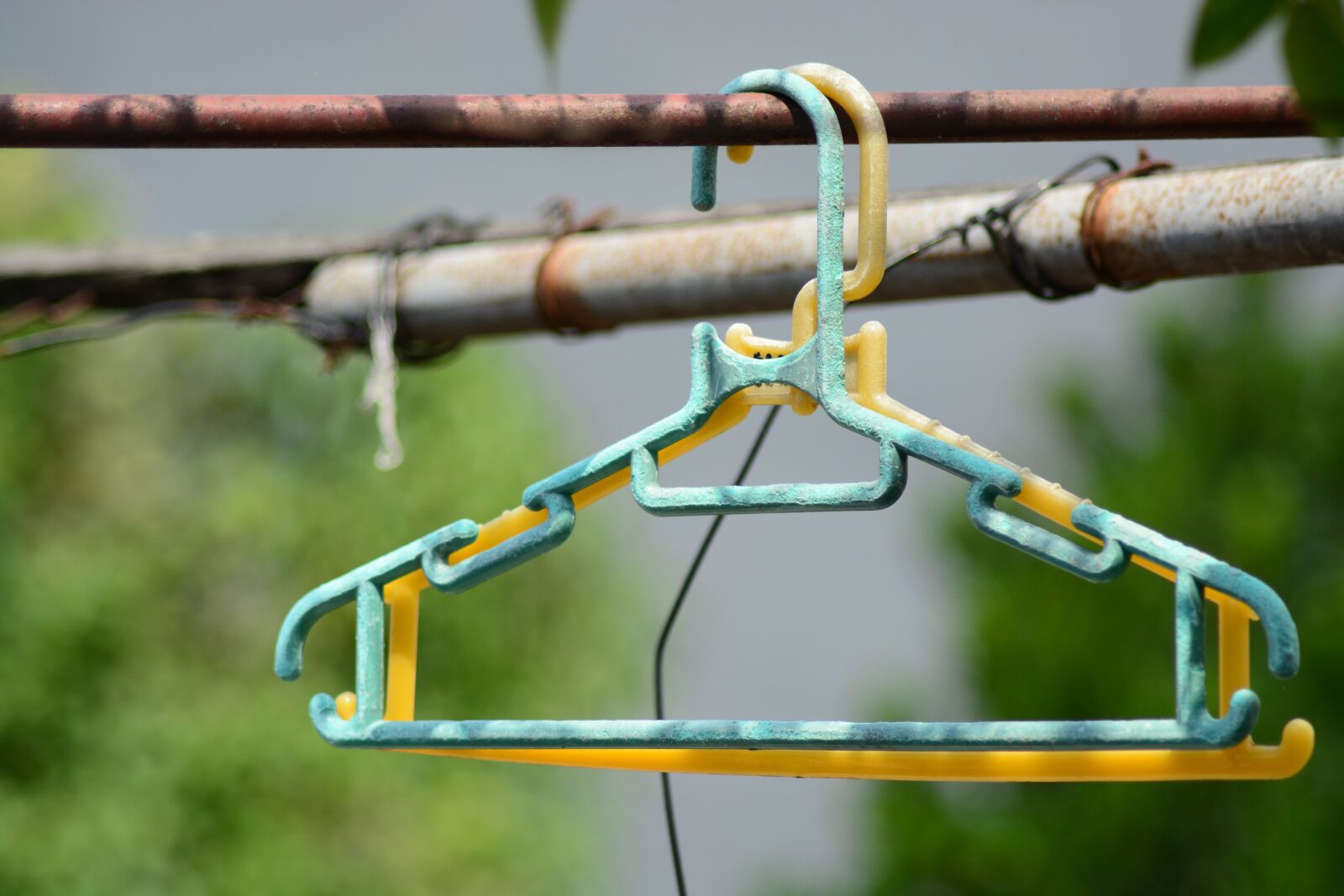Nikon D5200 sample photo. Hangers, laundry, wash photography