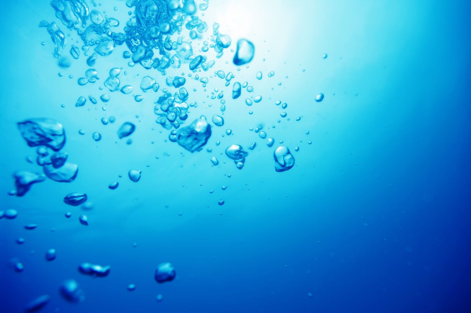 Pentax K20D sample photo. Water, air bubbles, blow photography
