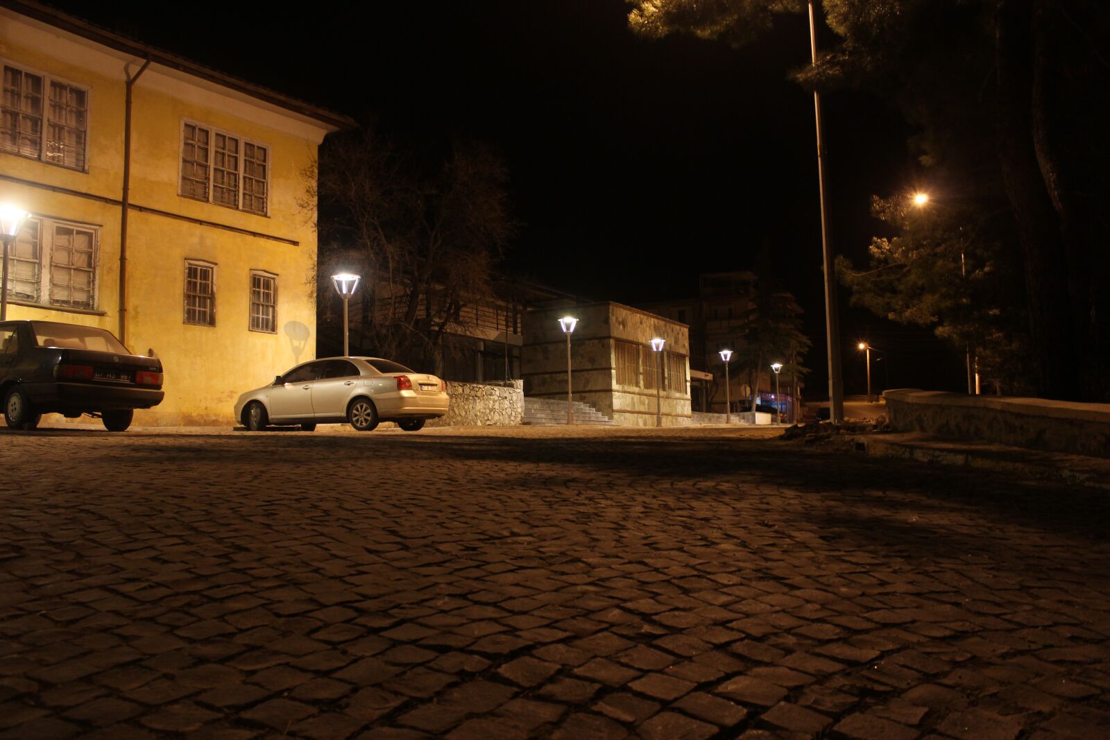 Canon EOS 1200D (EOS Rebel T5 / EOS Kiss X70 / EOS Hi) sample photo. Road, night, landscape photography