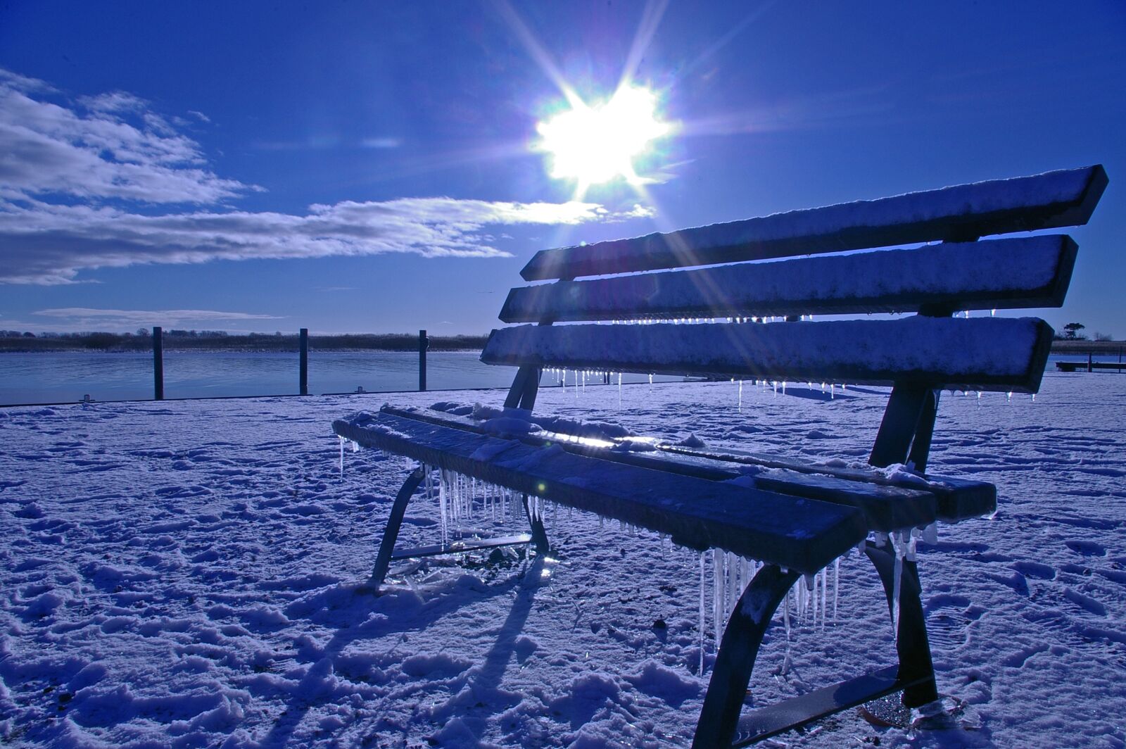 Pentax *ist DL2 sample photo. Winter, winter sun, snow photography