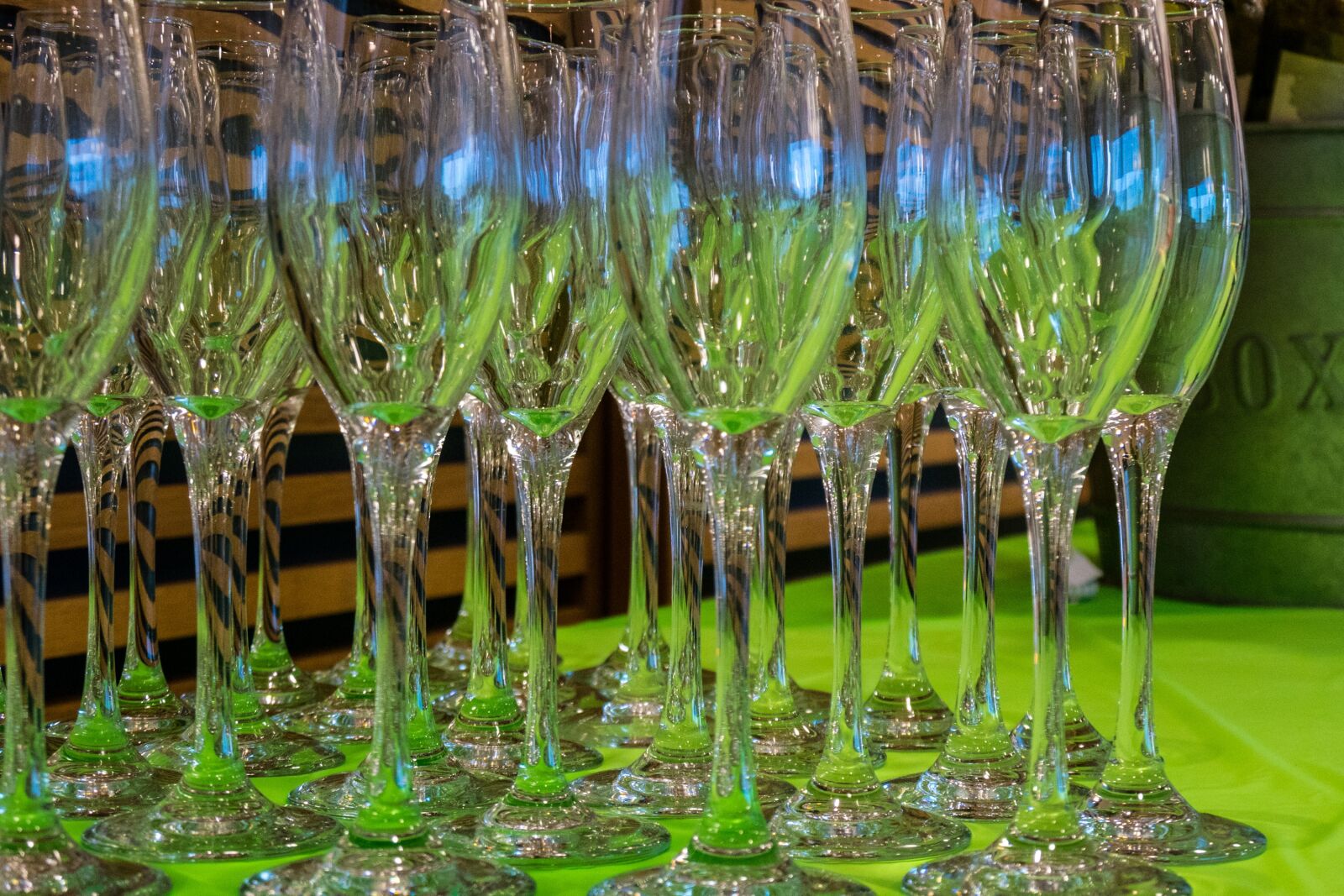 Panasonic DC-TZ200 sample photo. Glasses, champagne, celebration photography