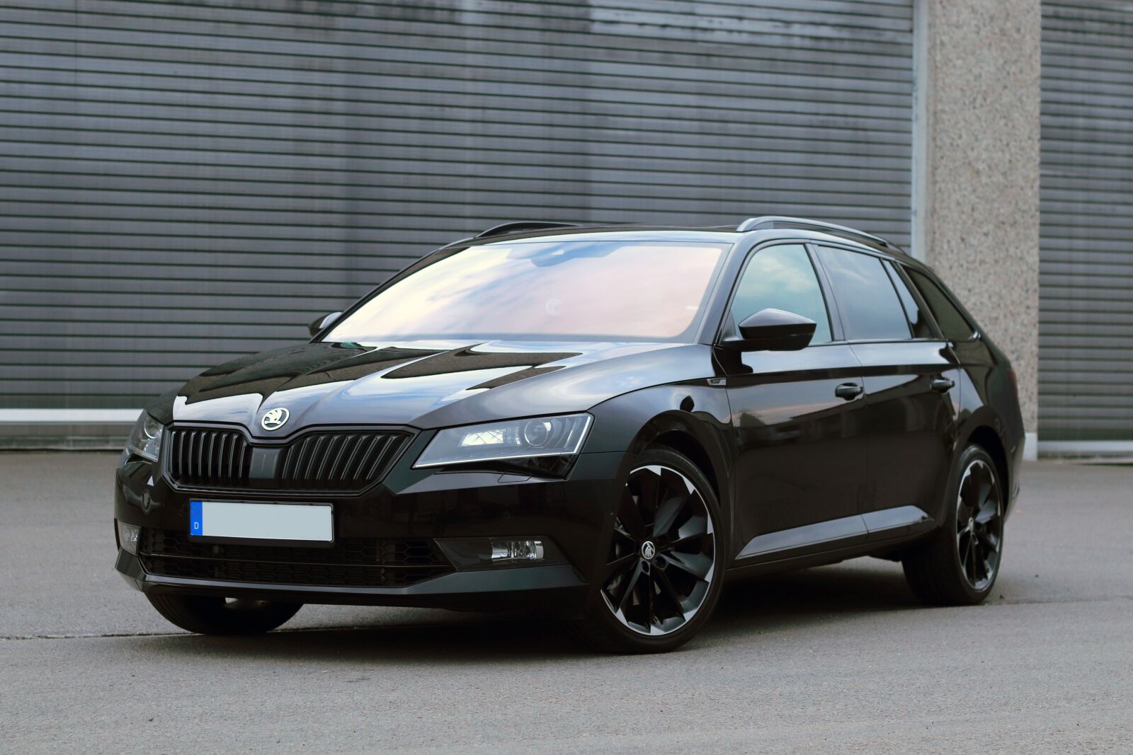Canon EF 50mm F1.8 II sample photo. Skoda, superb, auto photography