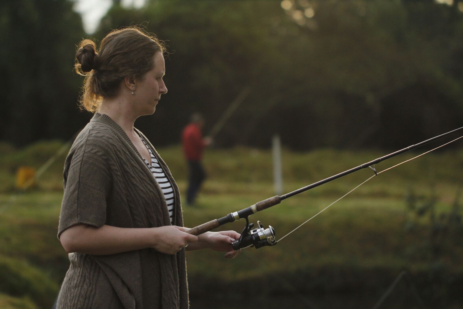 Canon EOS 700D (EOS Rebel T5i / EOS Kiss X7i) sample photo. Woman, fishing, women photography
