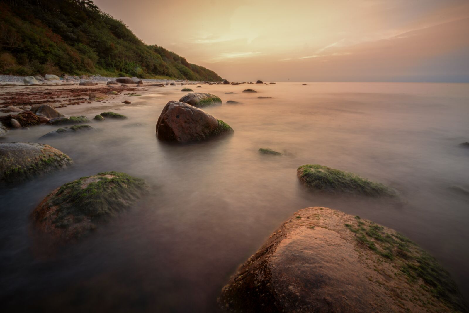 Nikon D750 + Tokina AT-X 16-28mm F2.8 Pro FX sample photo. Sea, beach, rocks photography