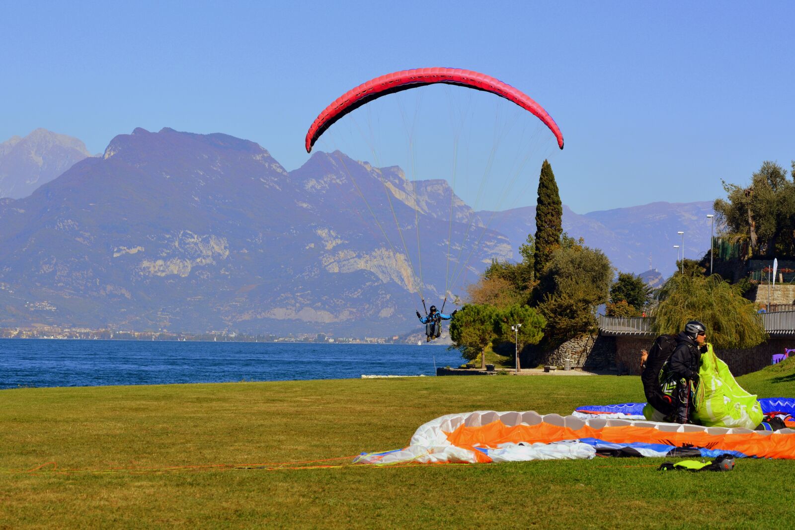 Nikon D7100 sample photo. Paragliding, landing, prato photography
