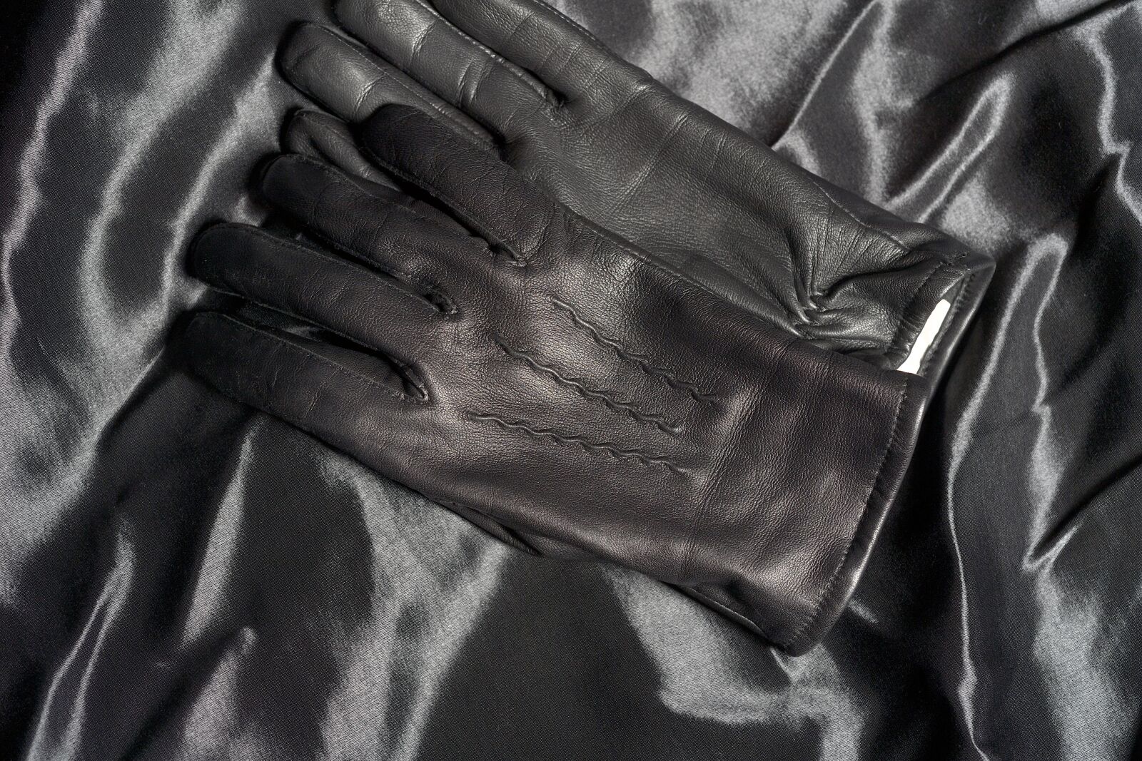 Nikon D5 sample photo. Leather gloves, gloves, men photography