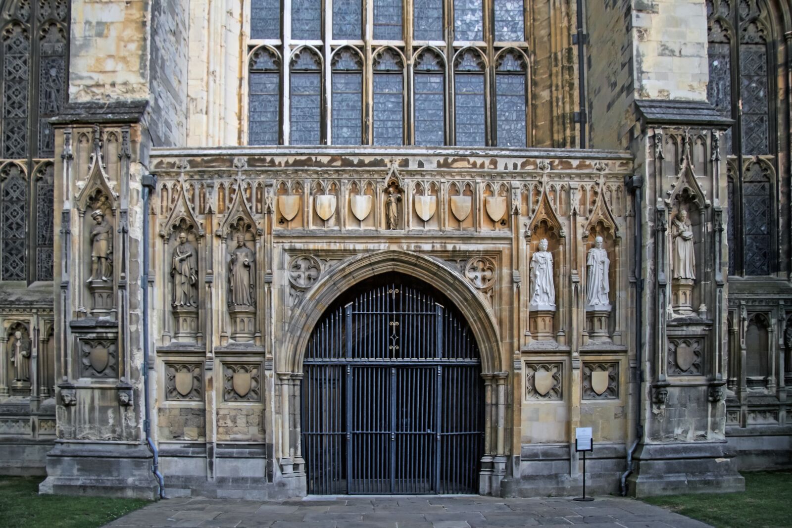 Canon EOS 7D + Canon EF-S 17-85mm F4-5.6 IS USM sample photo. Cathedral, canterbury, world heritage photography