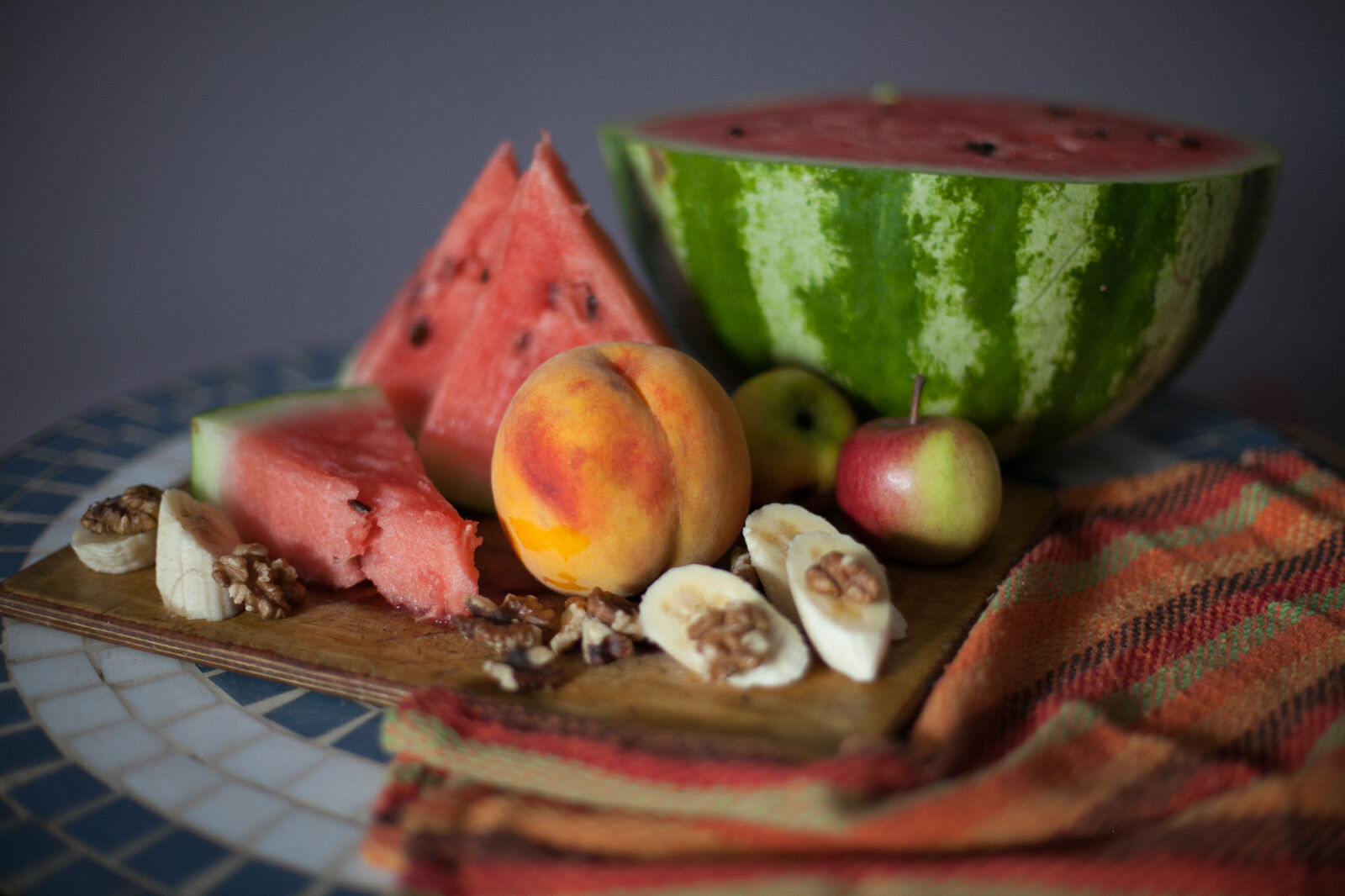 Canon EOS 5D Mark II sample photo. Food, fruits, healthy, peach photography