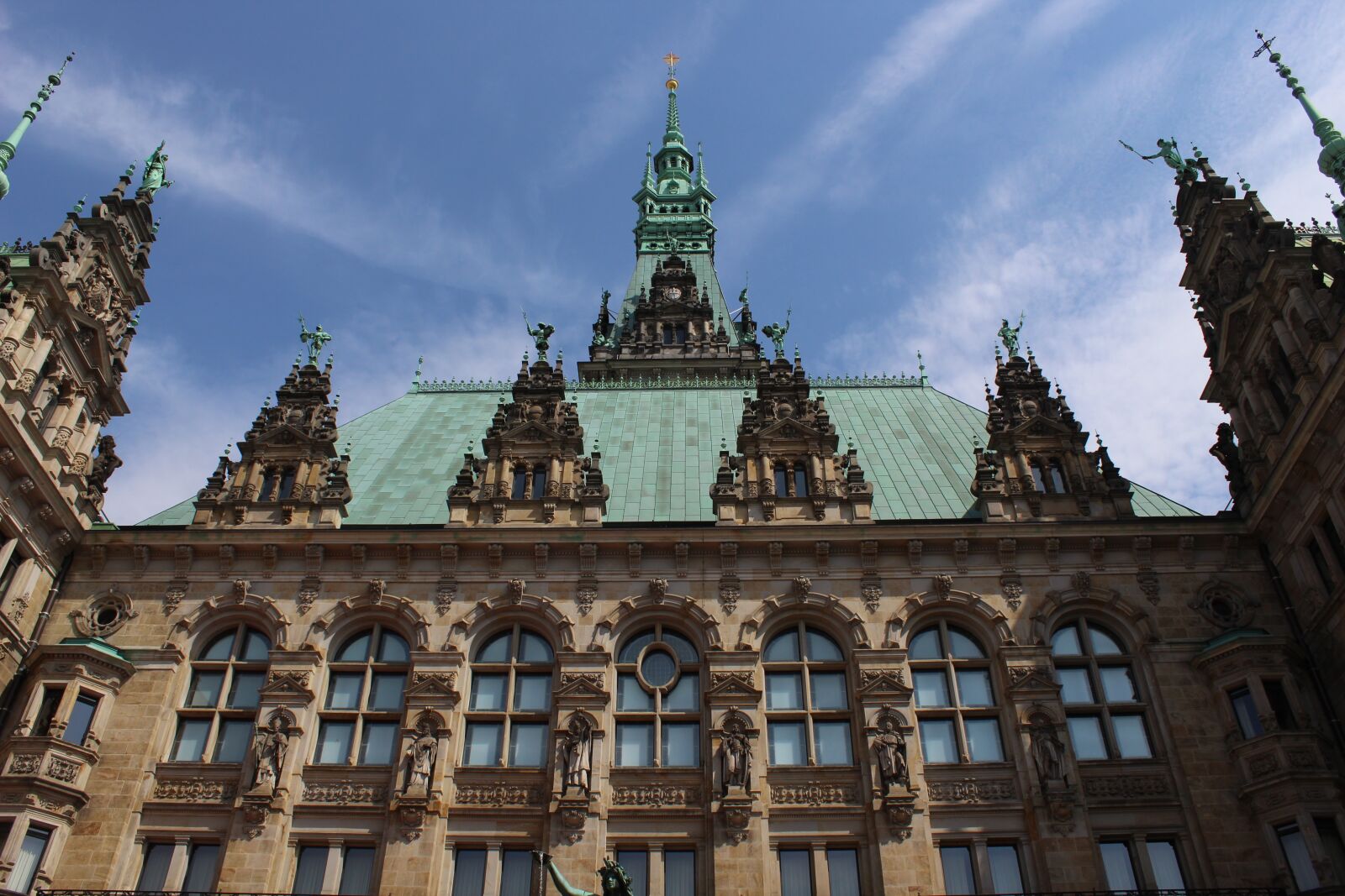 Canon EOS 1300D (EOS Rebel T6 / EOS Kiss X80) sample photo. Hamburg, town hall, germany photography
