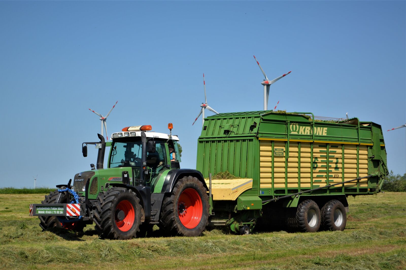 Nikon D5200 sample photo. Fendt, crown, tractor photography
