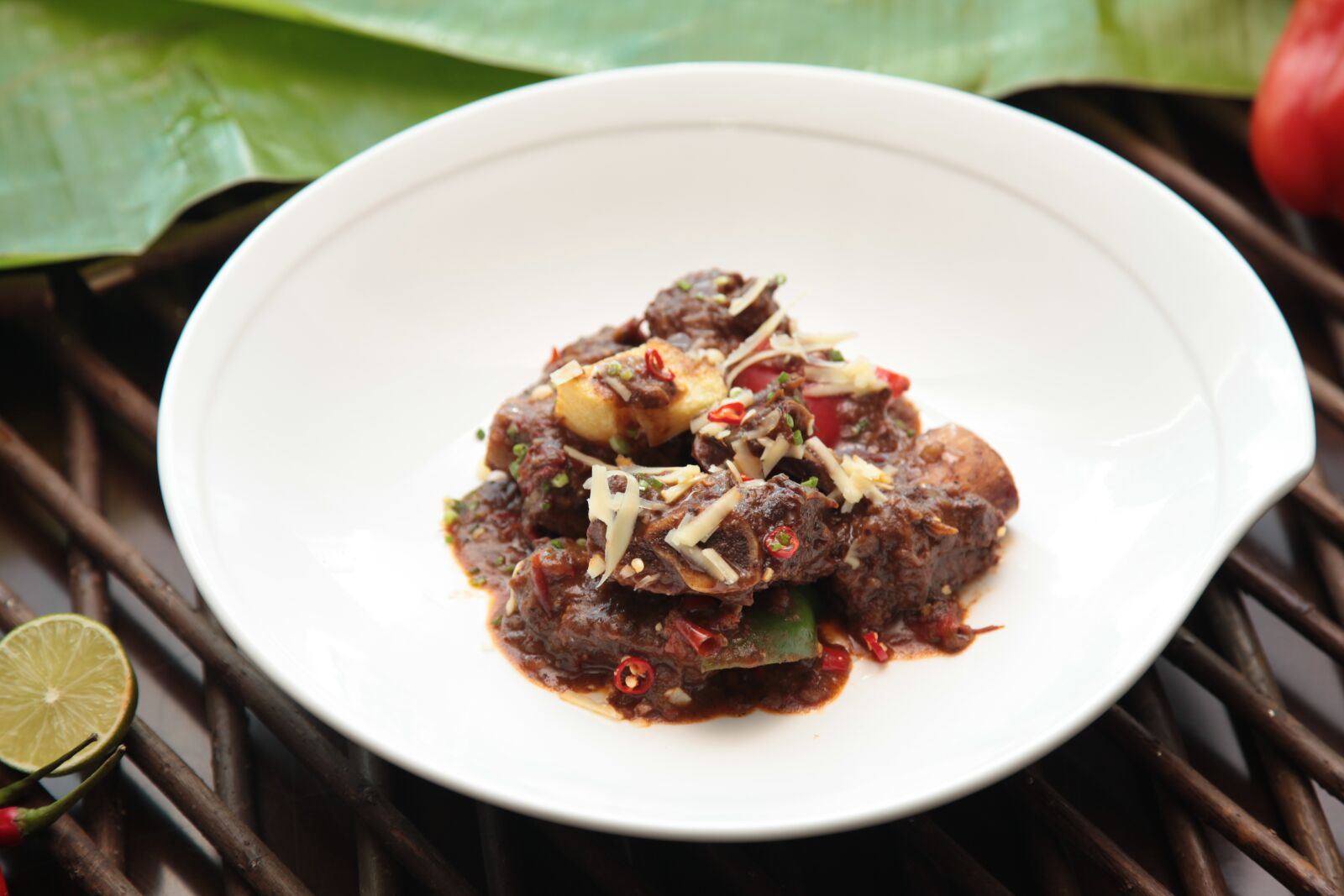 Canon EOS 5D Mark II sample photo. Beef caldereta, caldereta, filipino photography