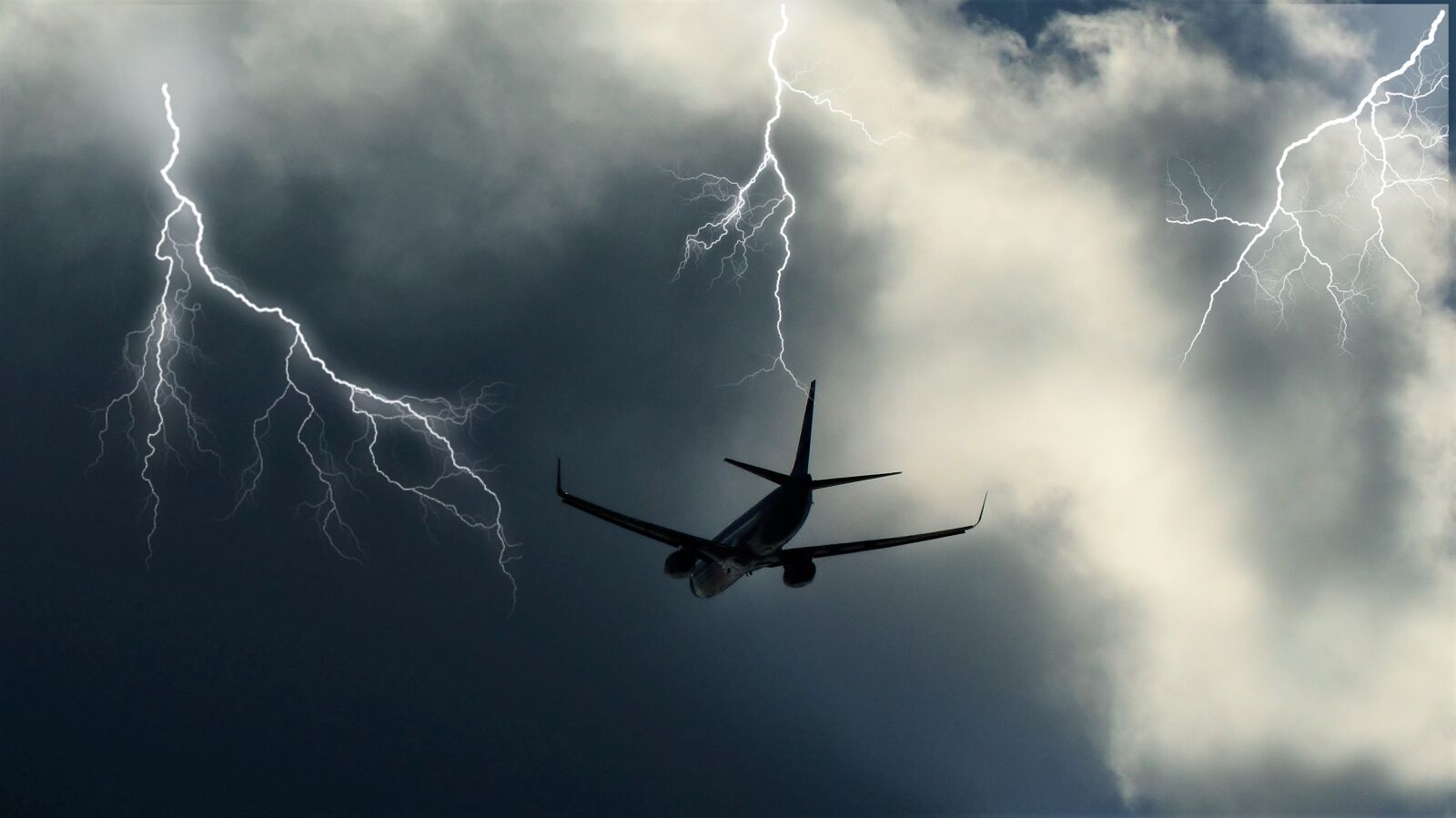Panasonic Lumix DMC-FZ200 sample photo. Aircraft, clouds, sky photography