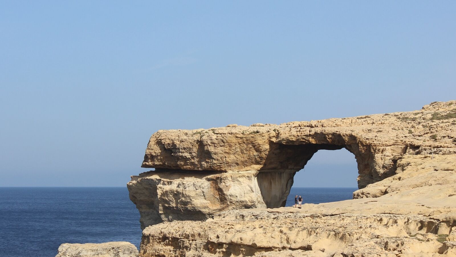 Canon EOS 600D (Rebel EOS T3i / EOS Kiss X5) sample photo. Coast, rock, rocks photography